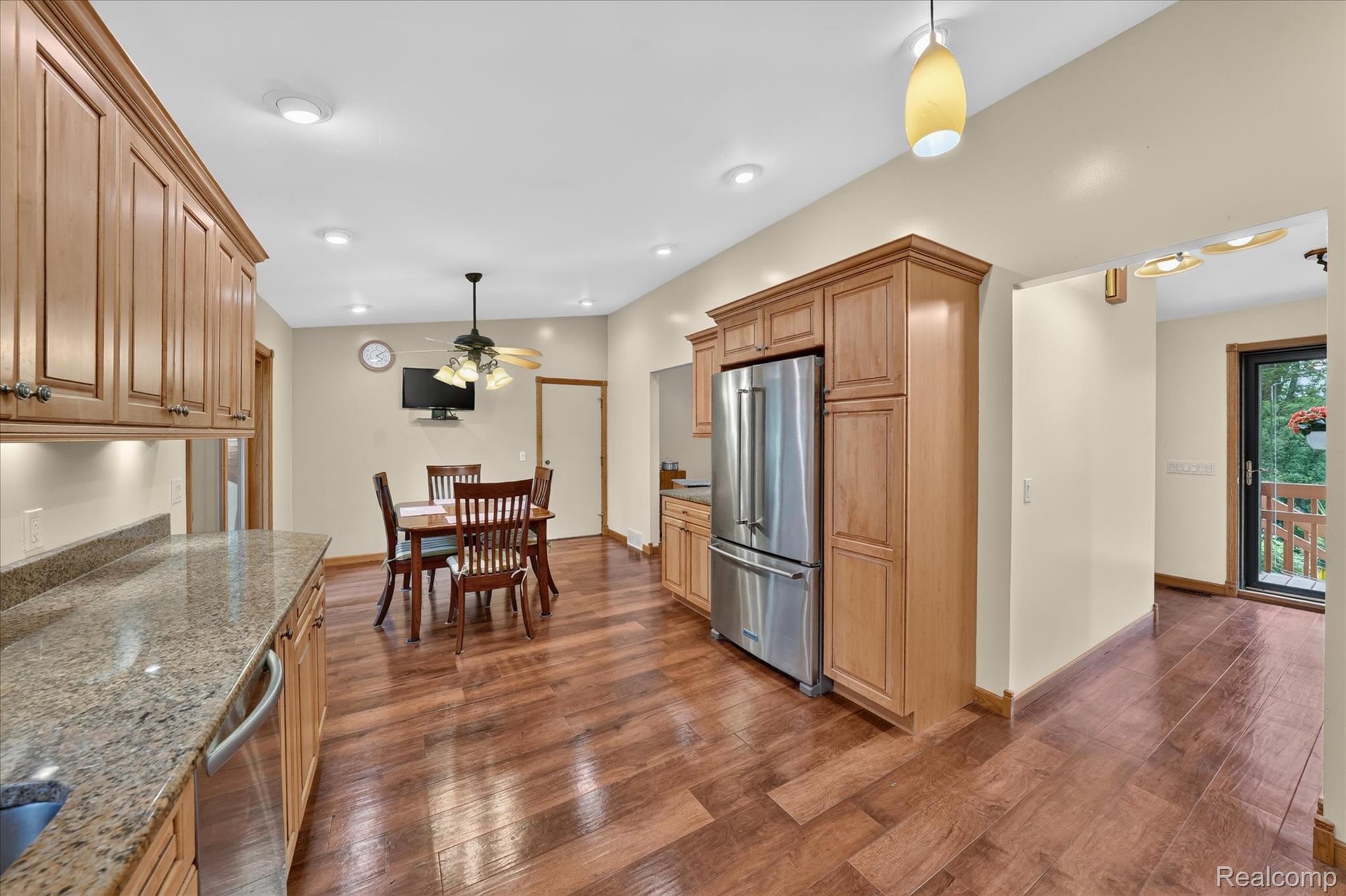 5001 Mohawk Avenue Property Photo 14