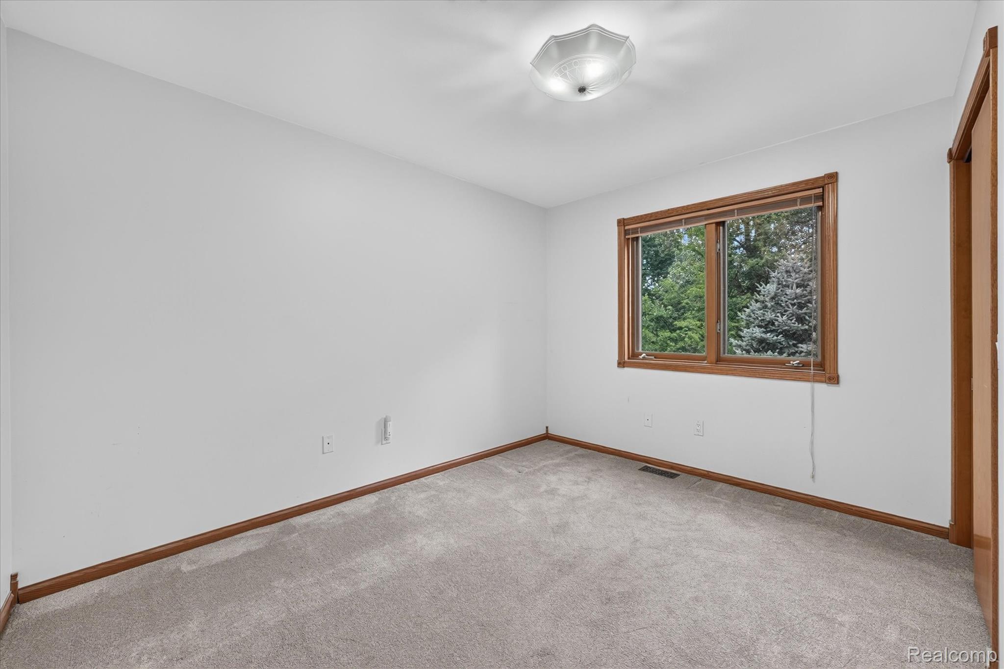 5001 Mohawk Avenue Property Photo 34