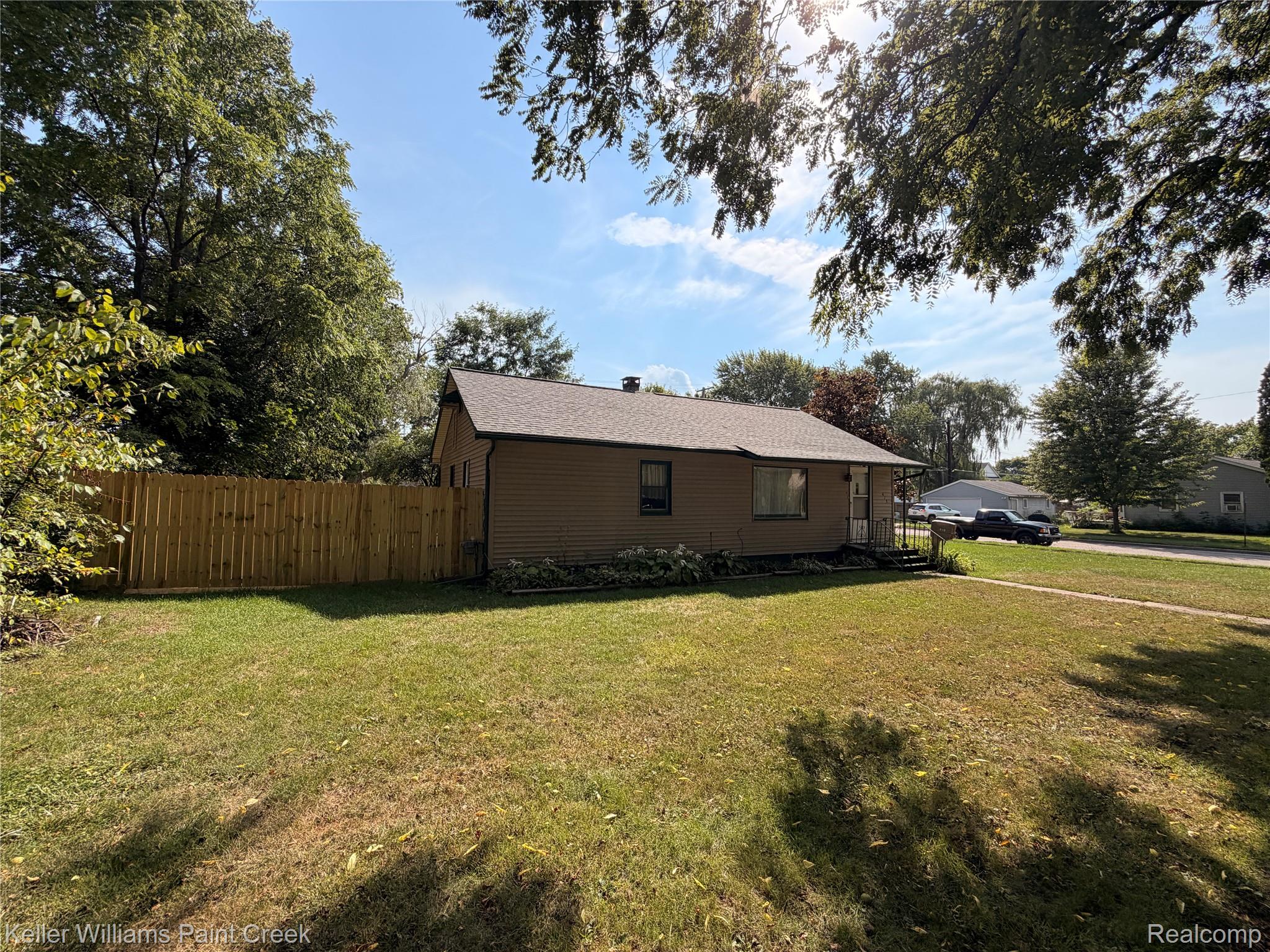 413 N Turrill Avenue Property Photo 1