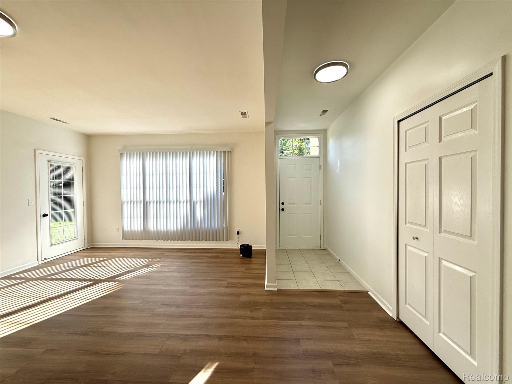 18107 Chesapeake Circle Property Photo 4
