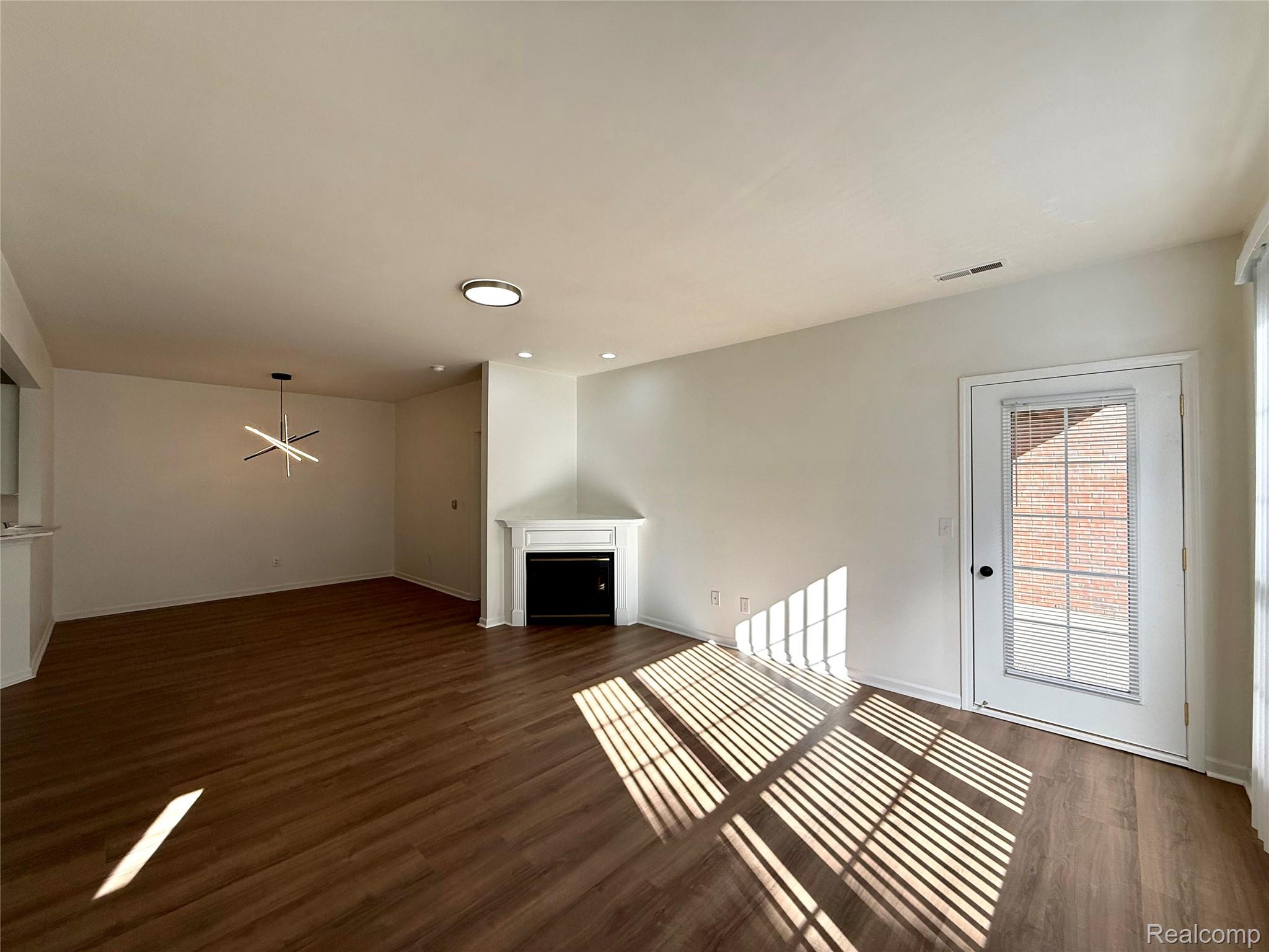 18107 Chesapeake Circle Property Photo 5