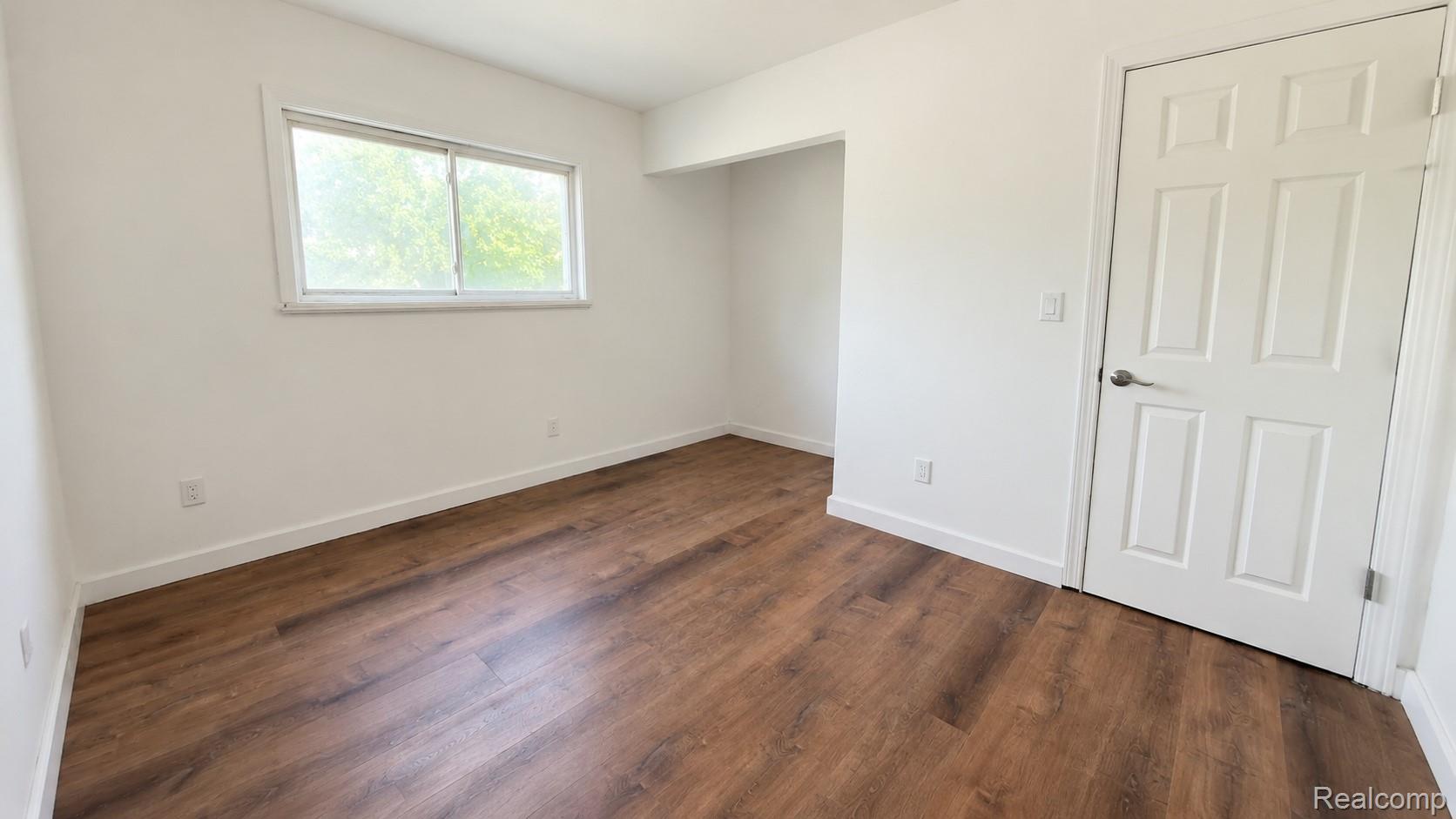 11360 Wyoming Avenue 4 Property Photo 8
