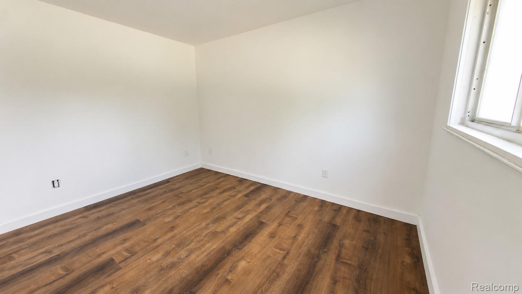11360 Wyoming Avenue 4 Property Photo 9