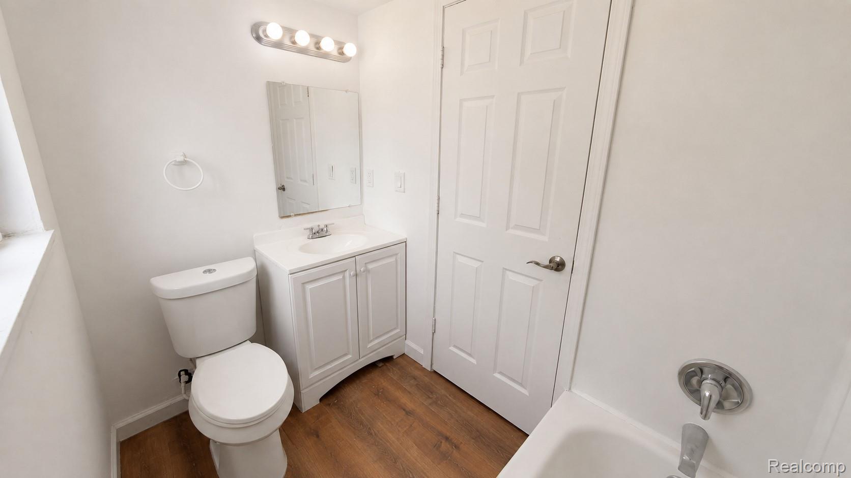 11360 Wyoming Avenue 4 Property Photo 11