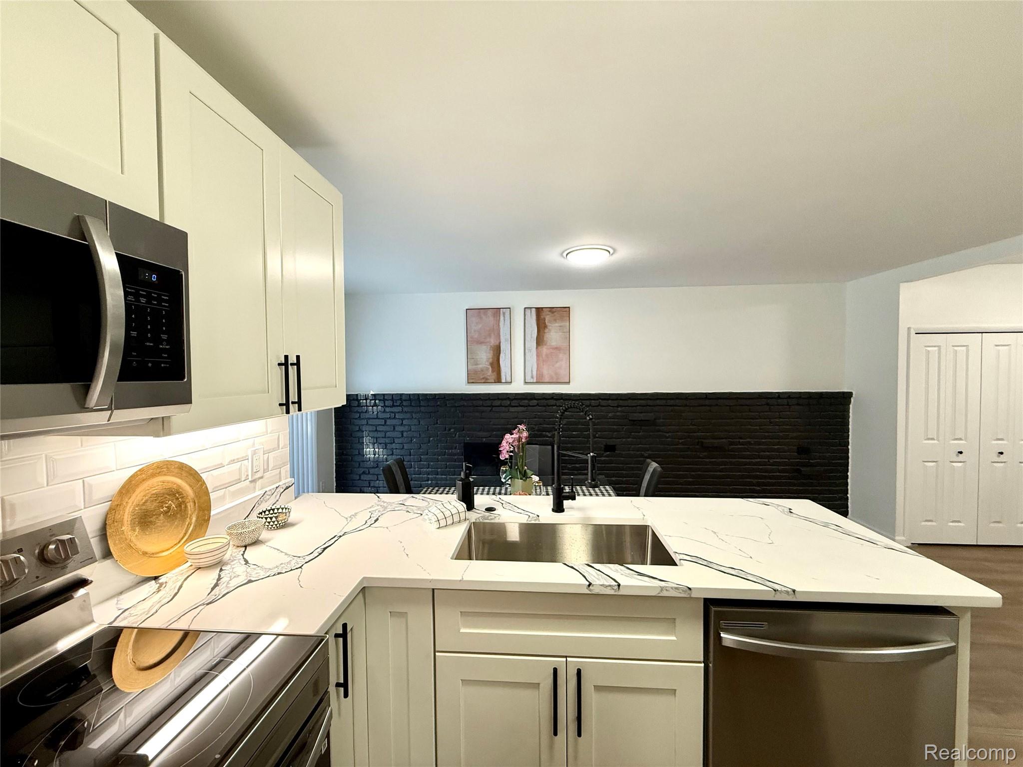 2376 Hempstead Road Property Photo 21