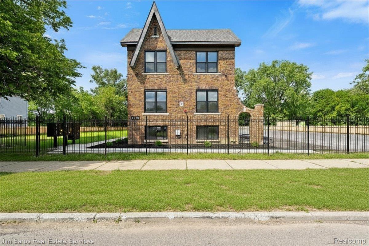 4735 Rohns #1B Street Property Photo 1
