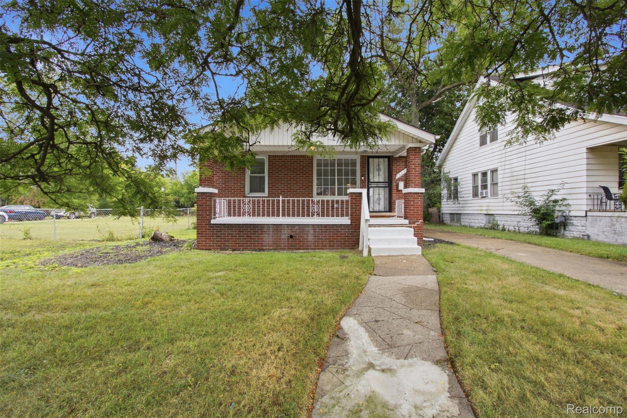 15730 Winthrop Street Property Photo 1