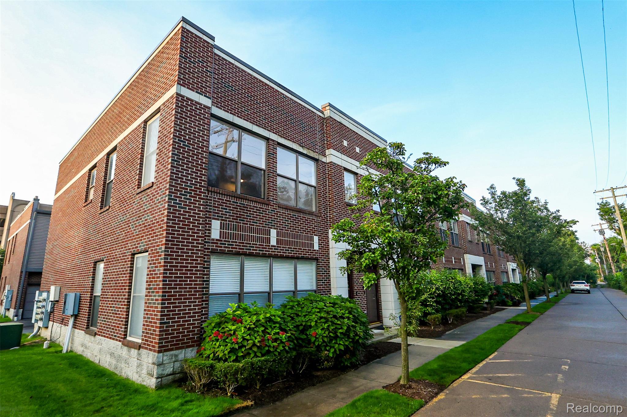 52 W Bethune Street Property Photo 2