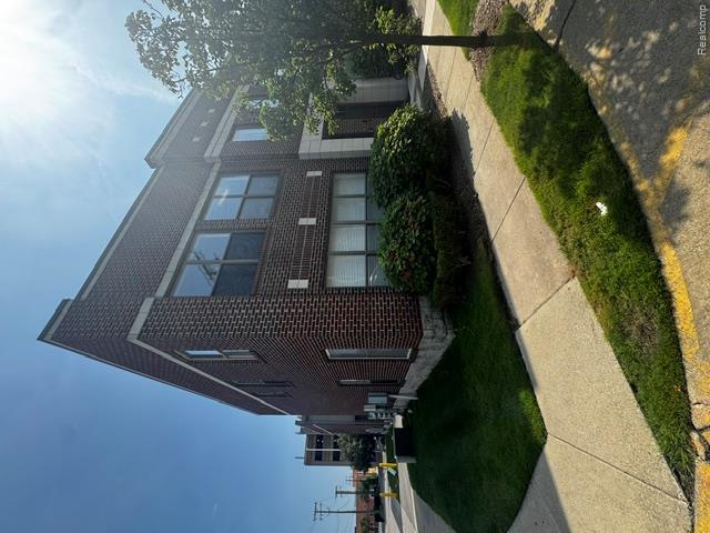 52 W Bethune Street Property Photo 3