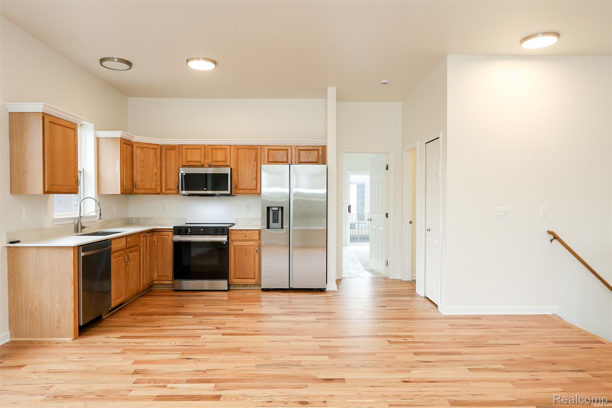 52 W Bethune Street Property Photo 6