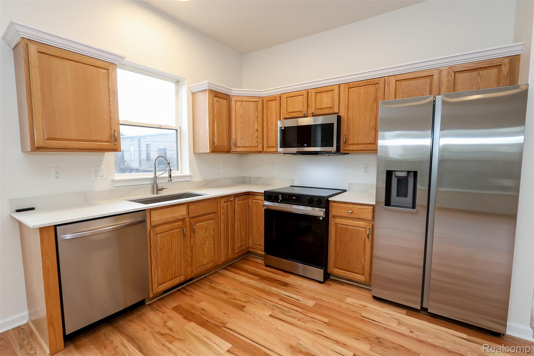 52 W Bethune Street Property Photo 13