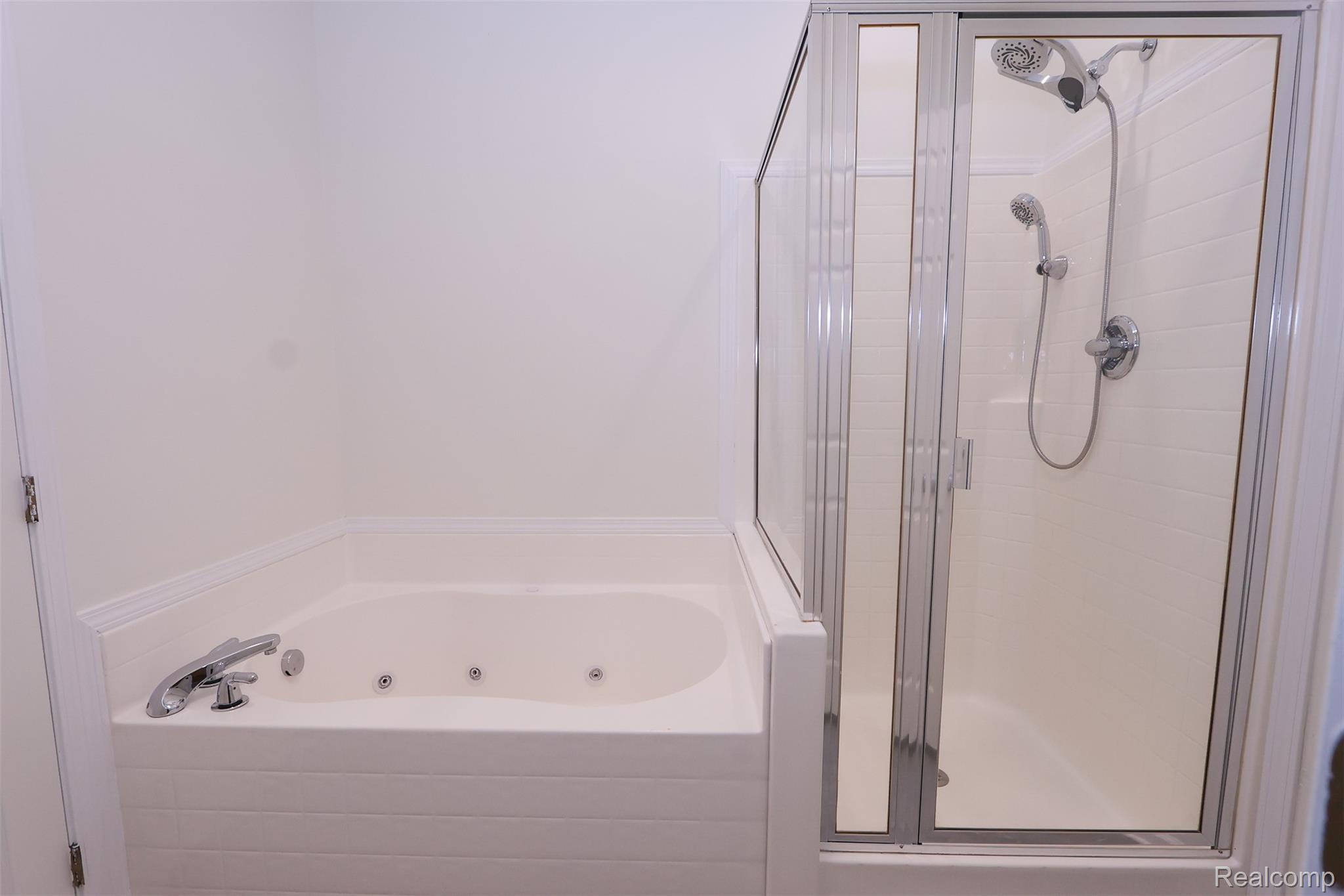 52 W Bethune Street Property Photo 20