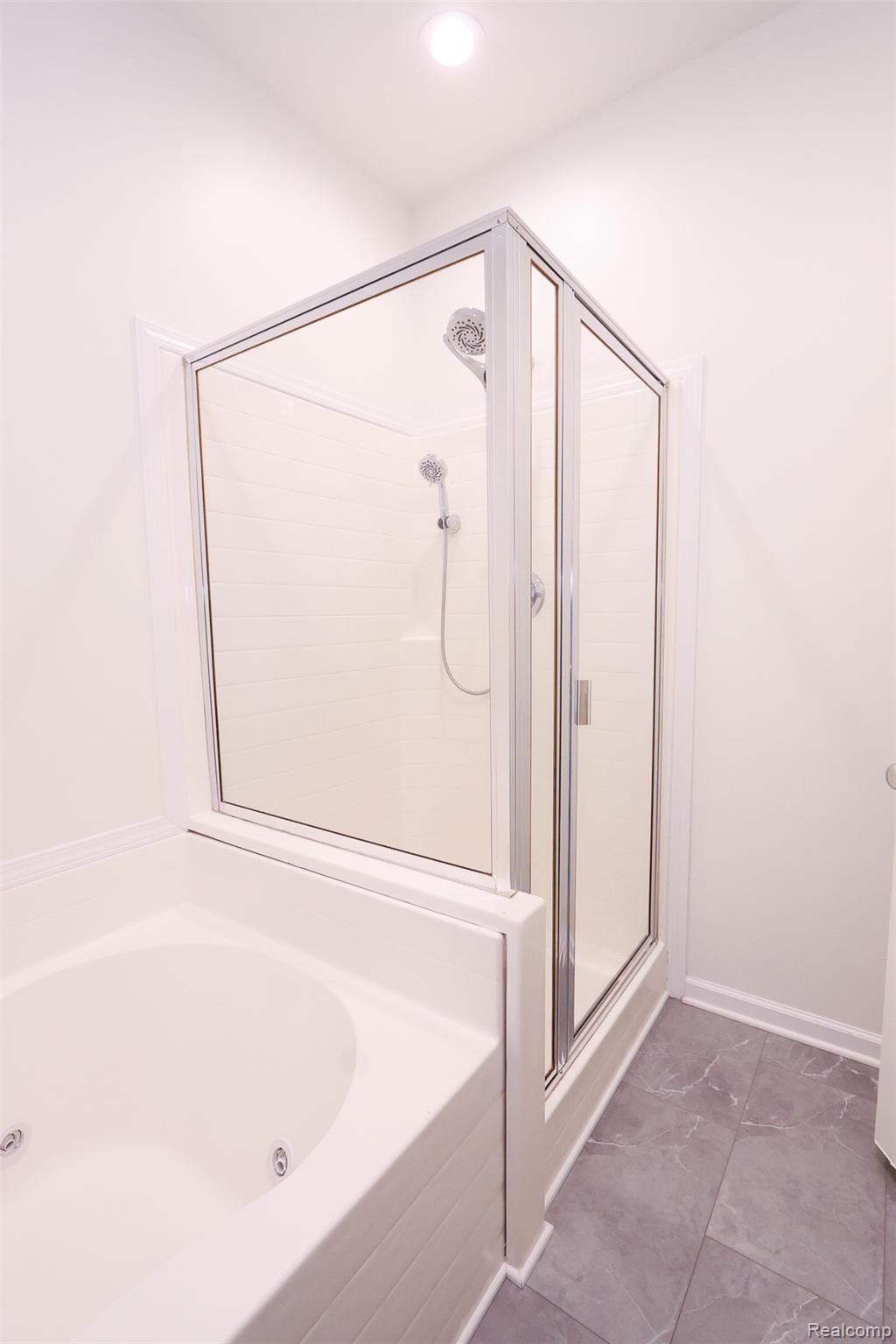 52 W Bethune Street Property Photo 23