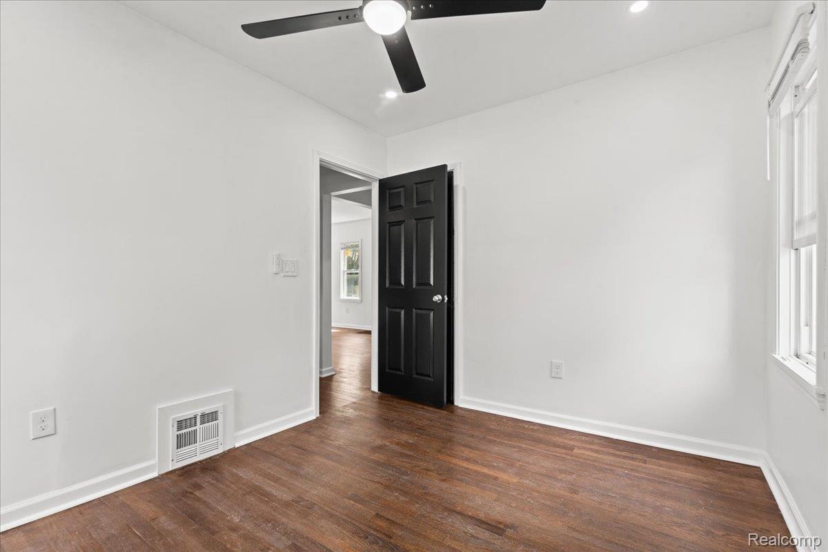 16661 Ardmore Street Property Photo 13