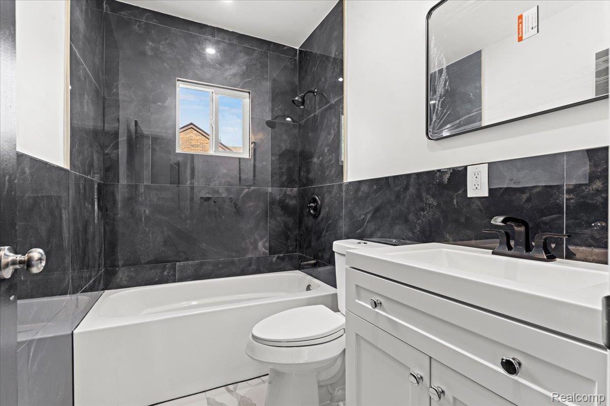 16661 Ardmore Street Property Photo 14