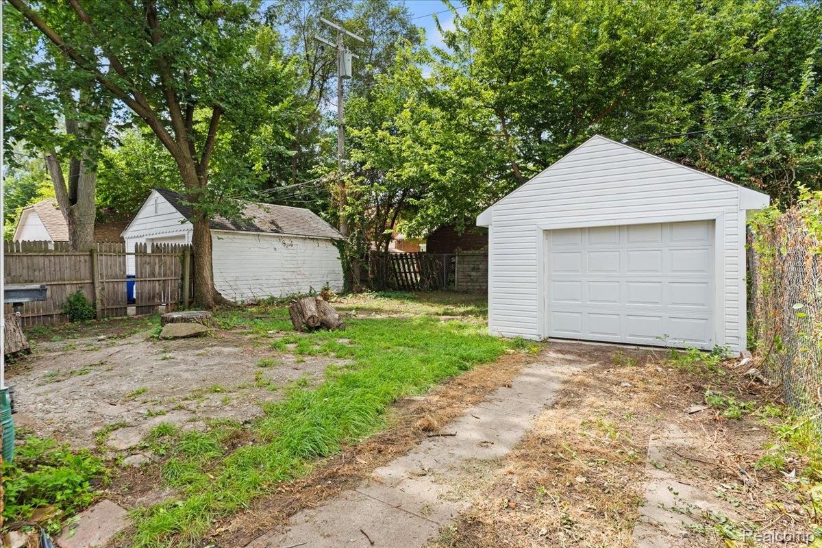 16661 Ardmore Street Property Photo 24