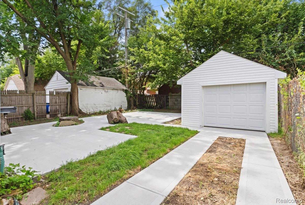 16661 Ardmore Street Property Photo 25