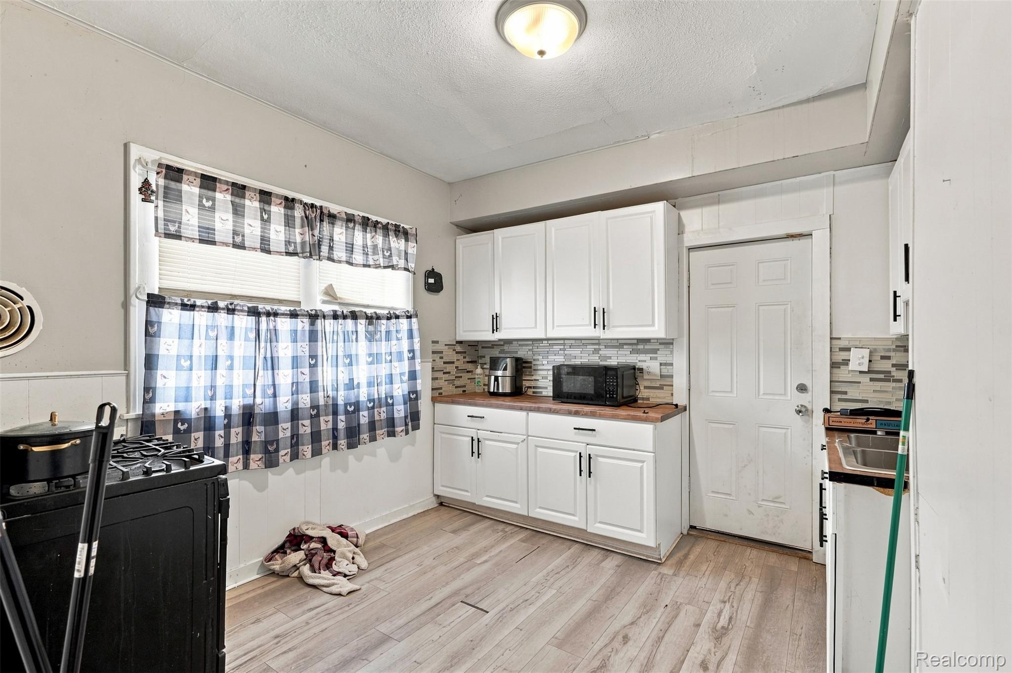 3910 Bedford Street Property Photo 7