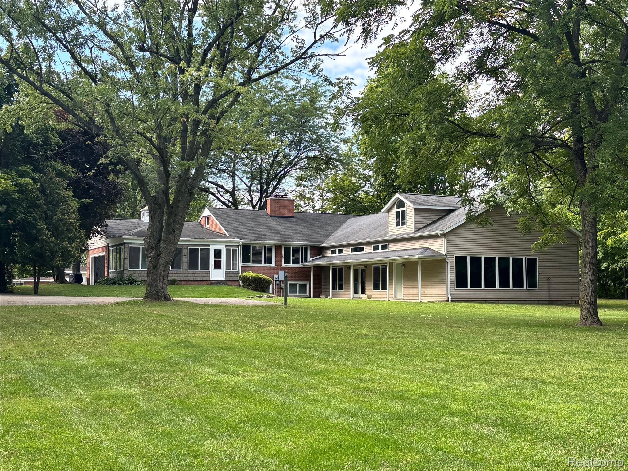 830 W Gilford Road