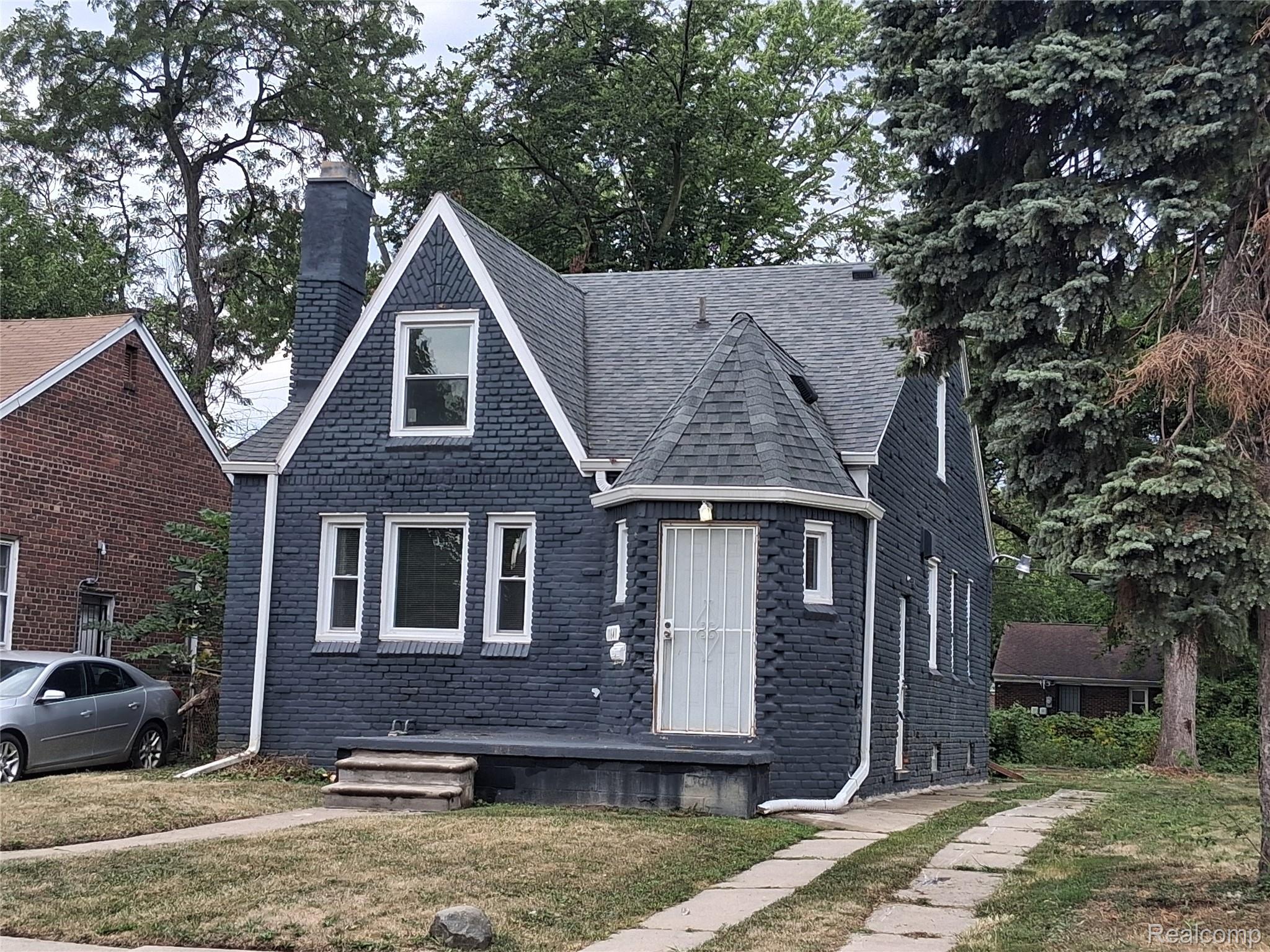11641 Glastonbury Avenue Property Photo 1
