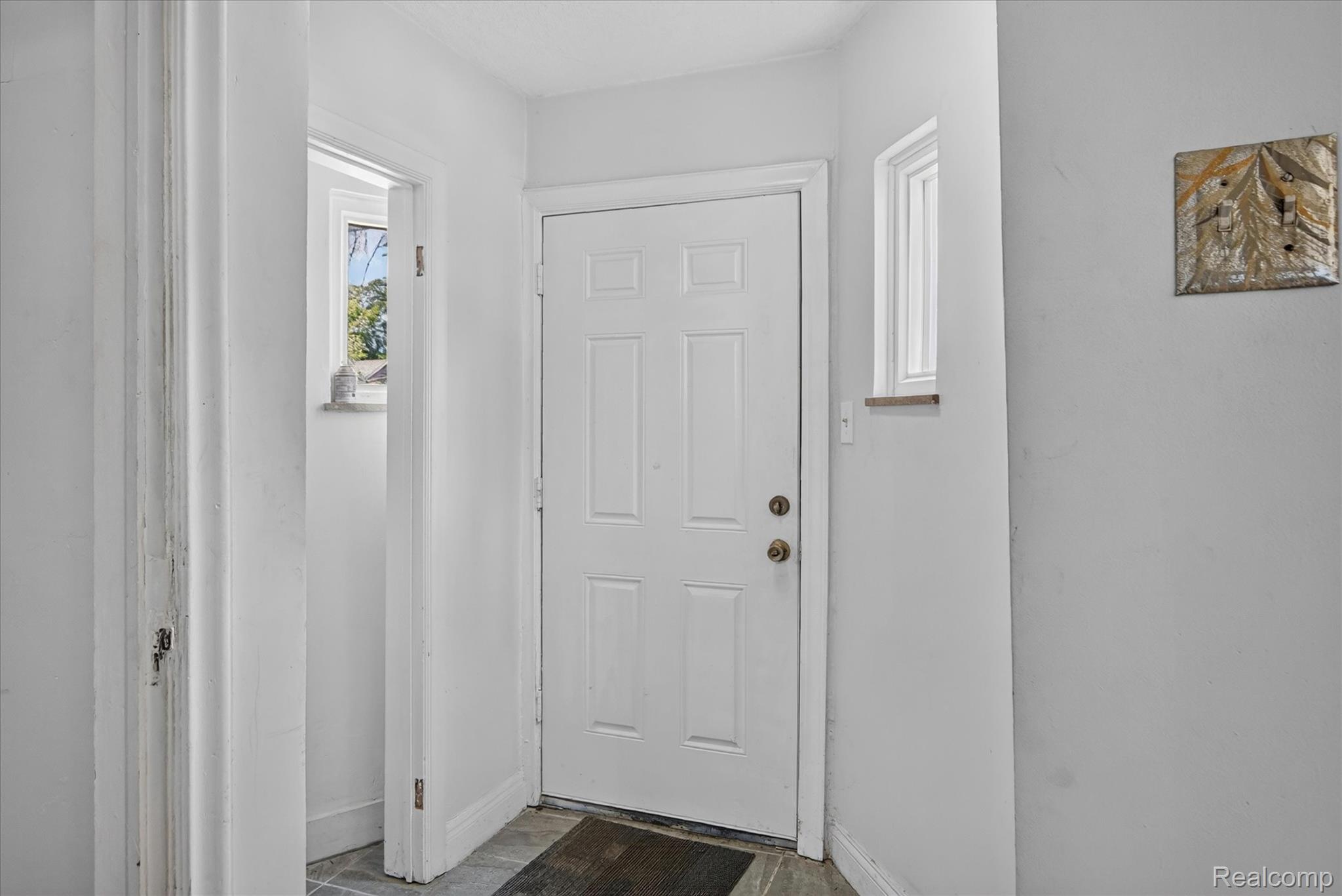 11641 Glastonbury Avenue Property Photo 6