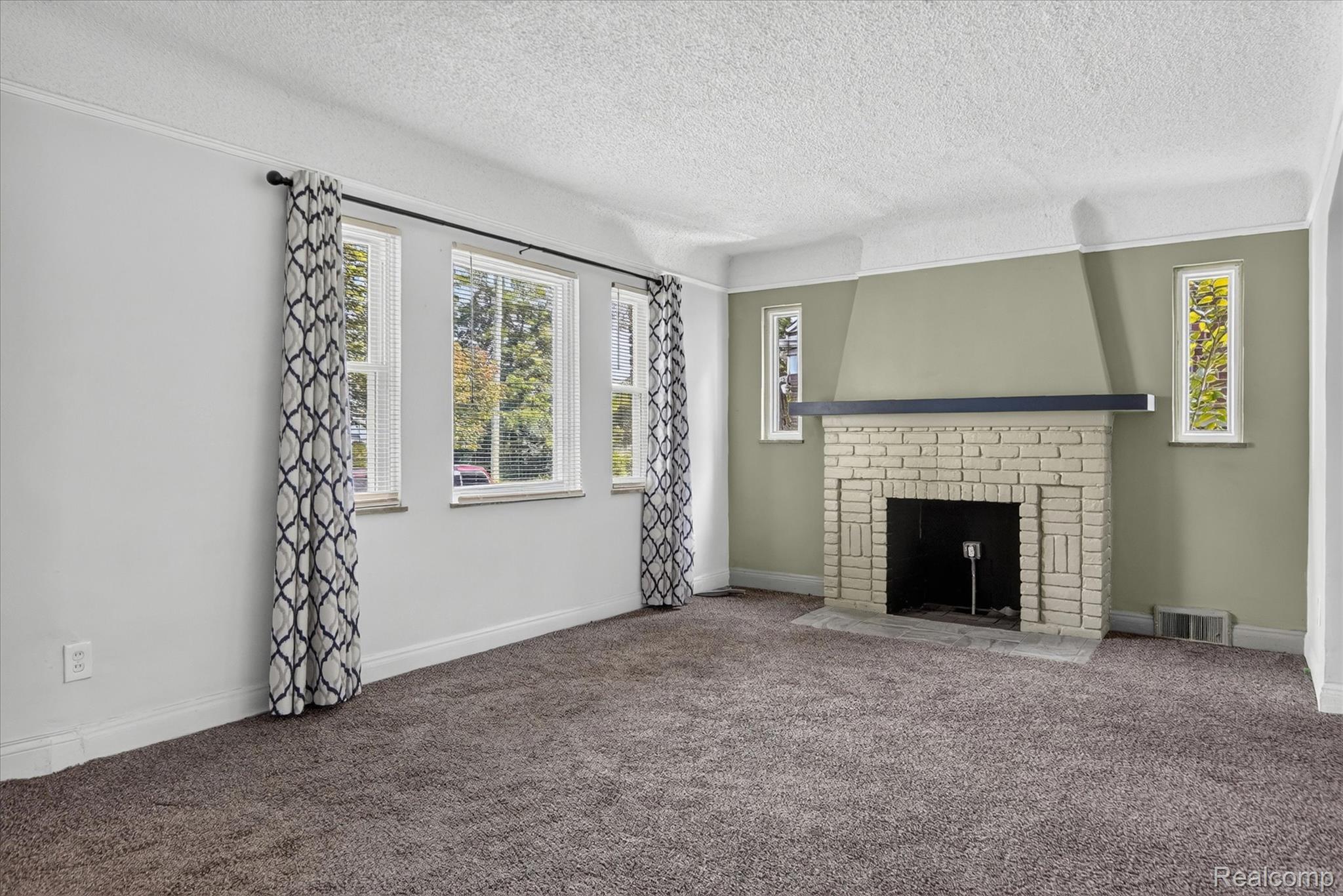11641 Glastonbury Avenue Property Photo 11