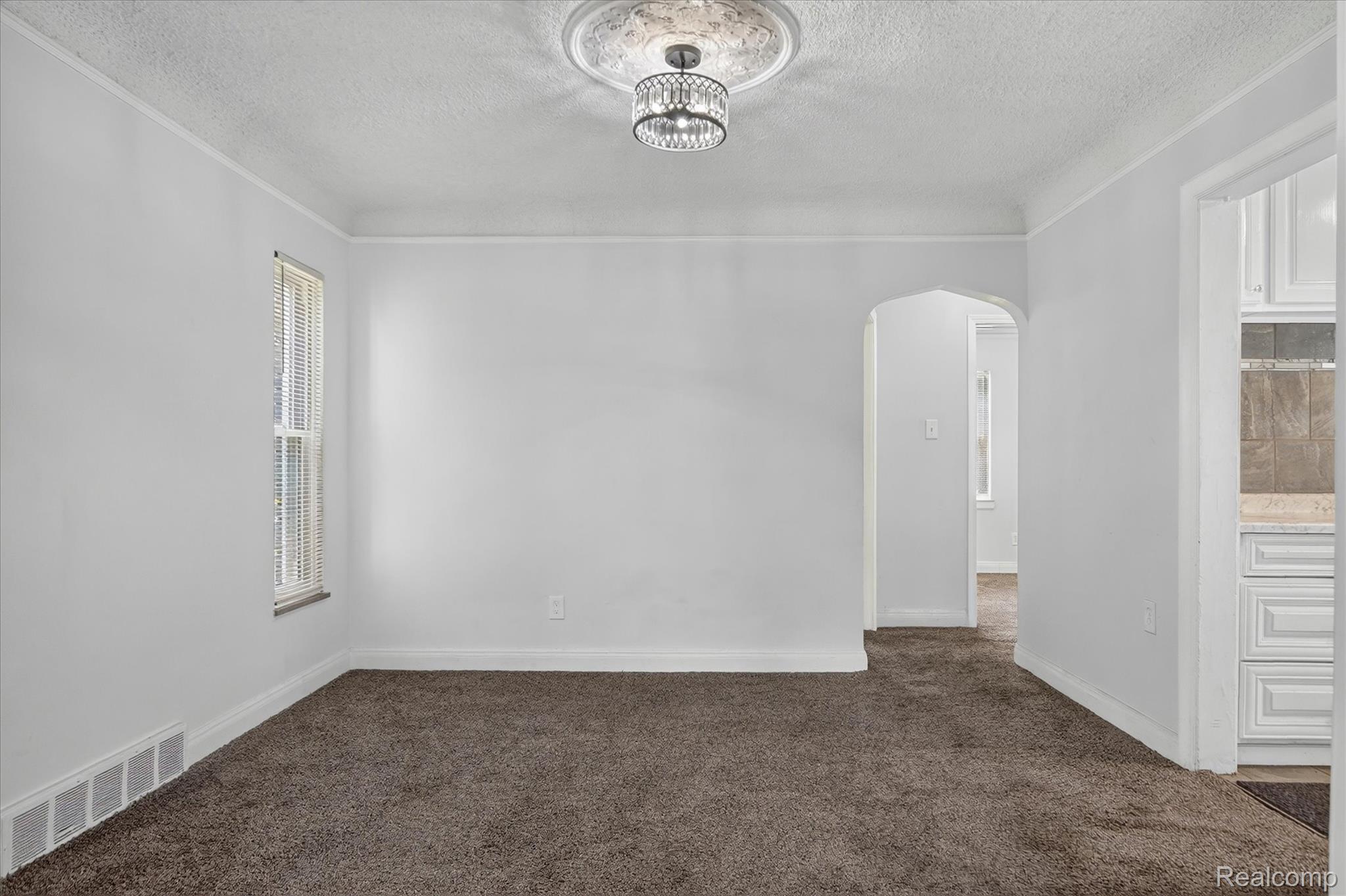 11641 Glastonbury Avenue Property Photo 12