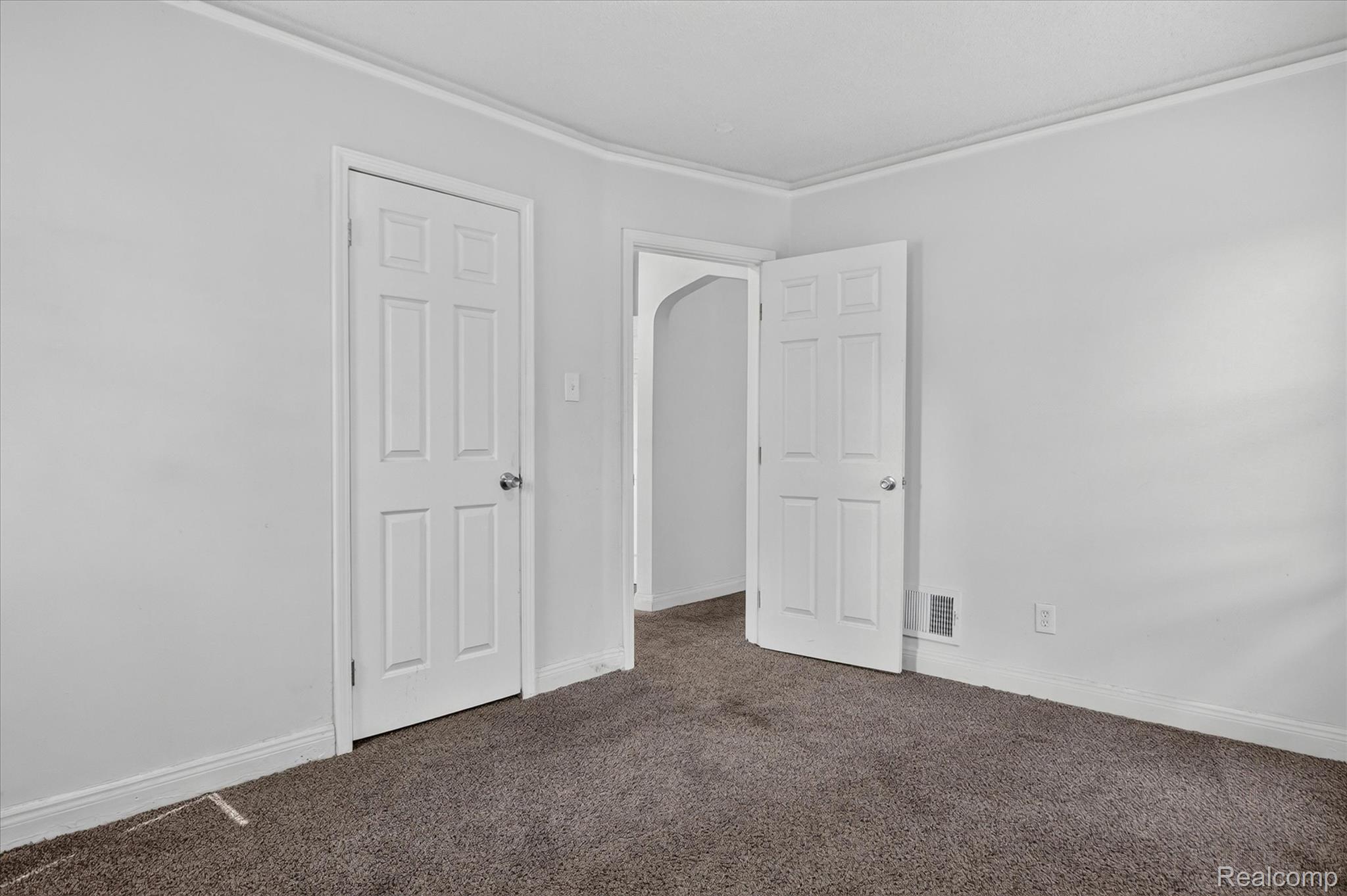 11641 Glastonbury Avenue Property Photo 15