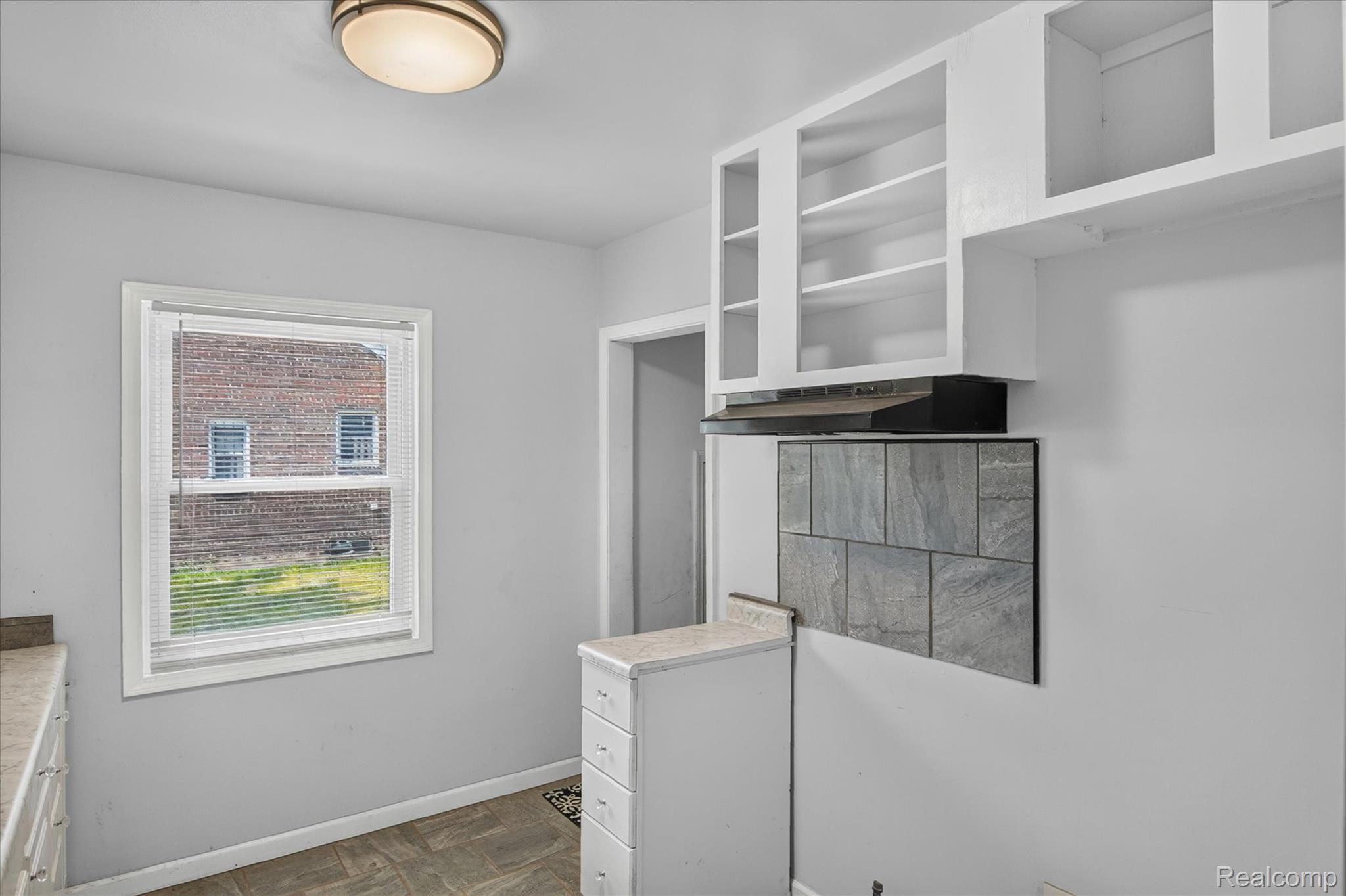 11641 Glastonbury Avenue Property Photo 19