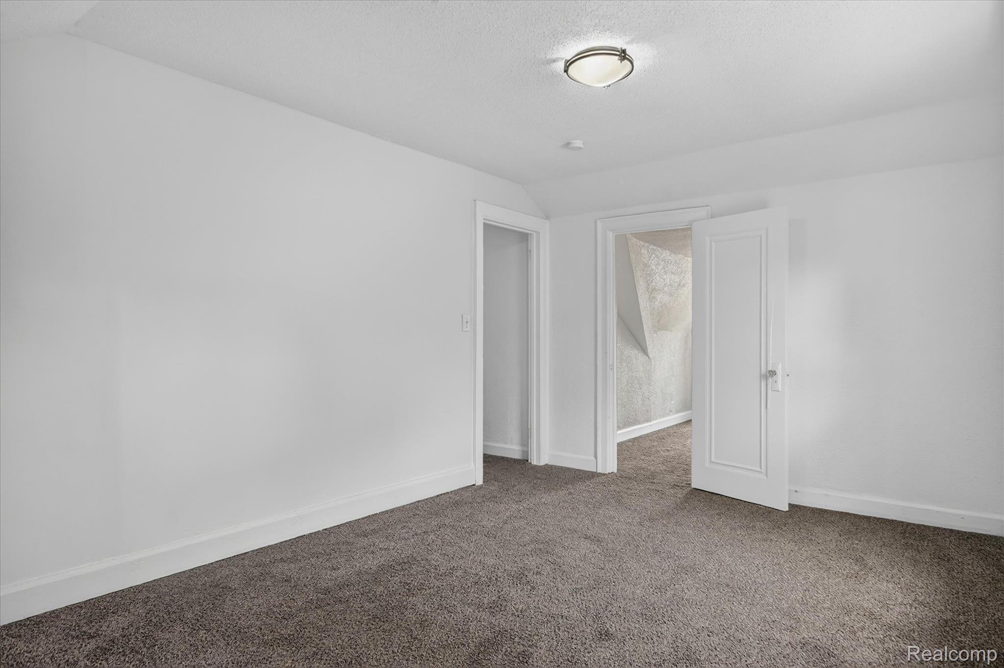 11641 Glastonbury Avenue Property Photo 26