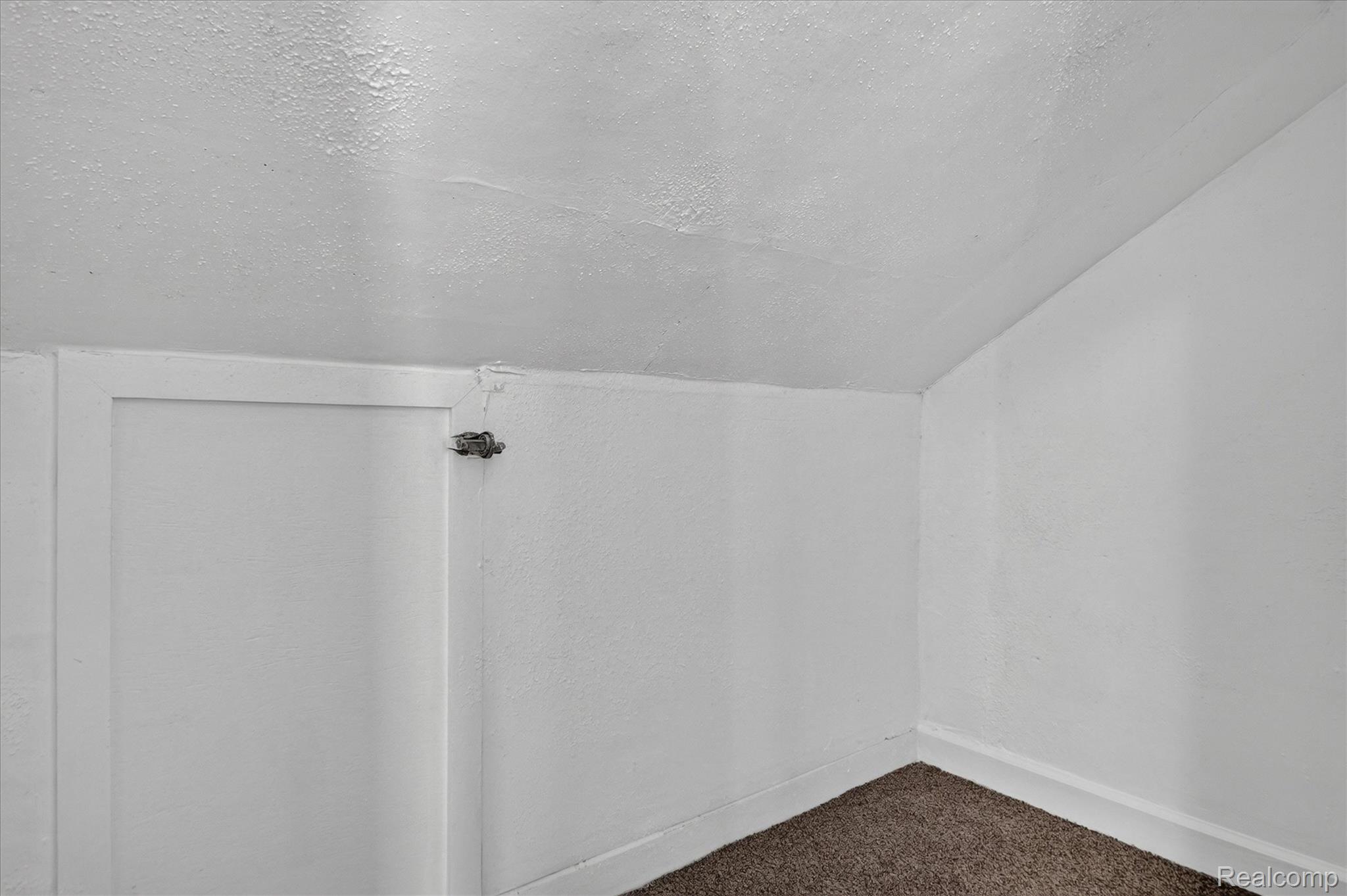11641 Glastonbury Avenue Property Photo 28