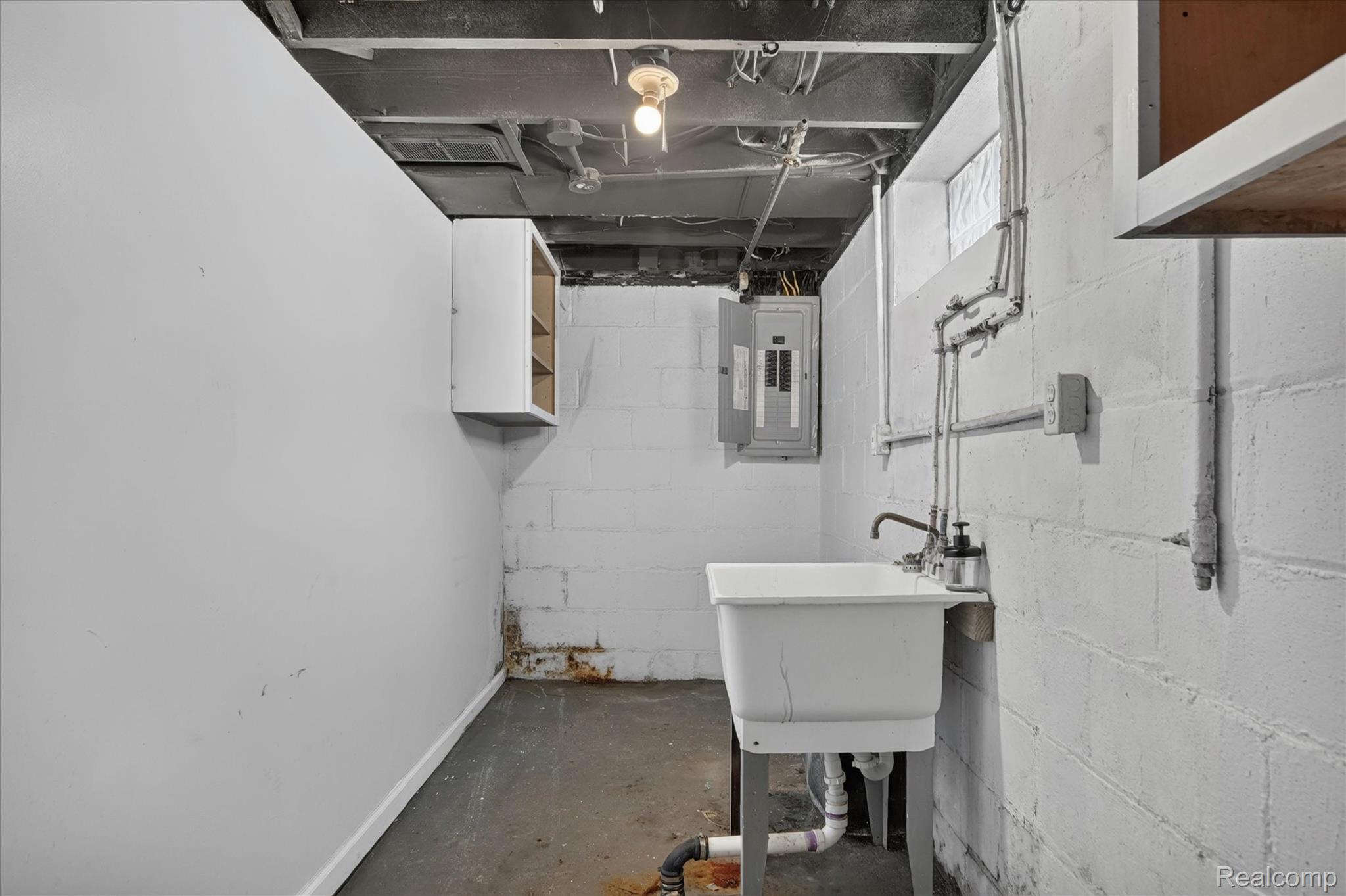 11641 Glastonbury Avenue Property Photo 32