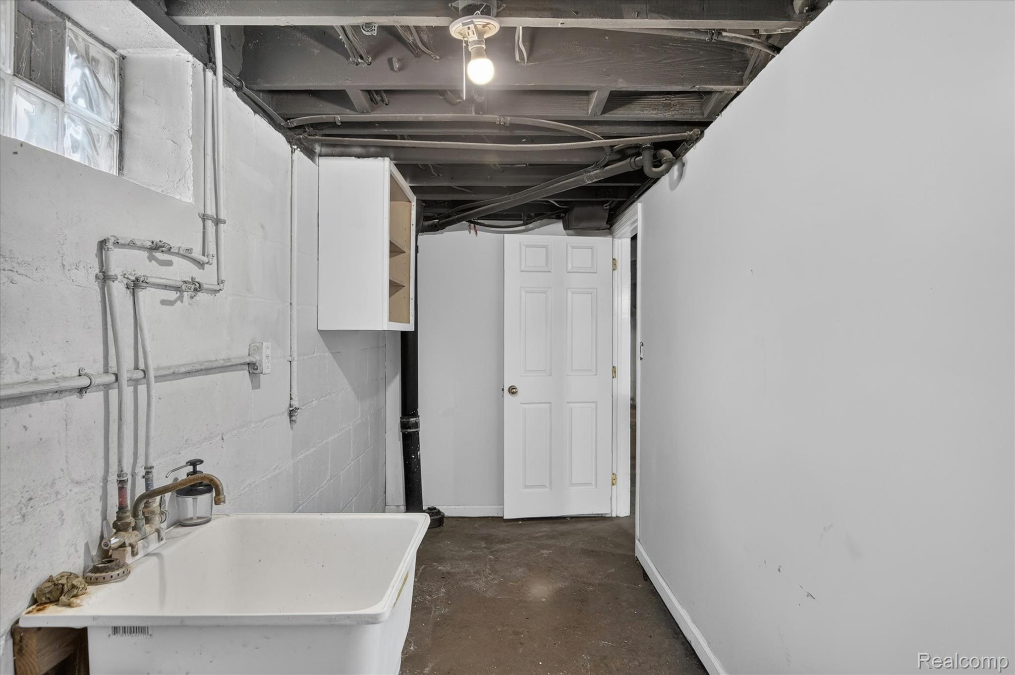 11641 Glastonbury Avenue Property Photo 33