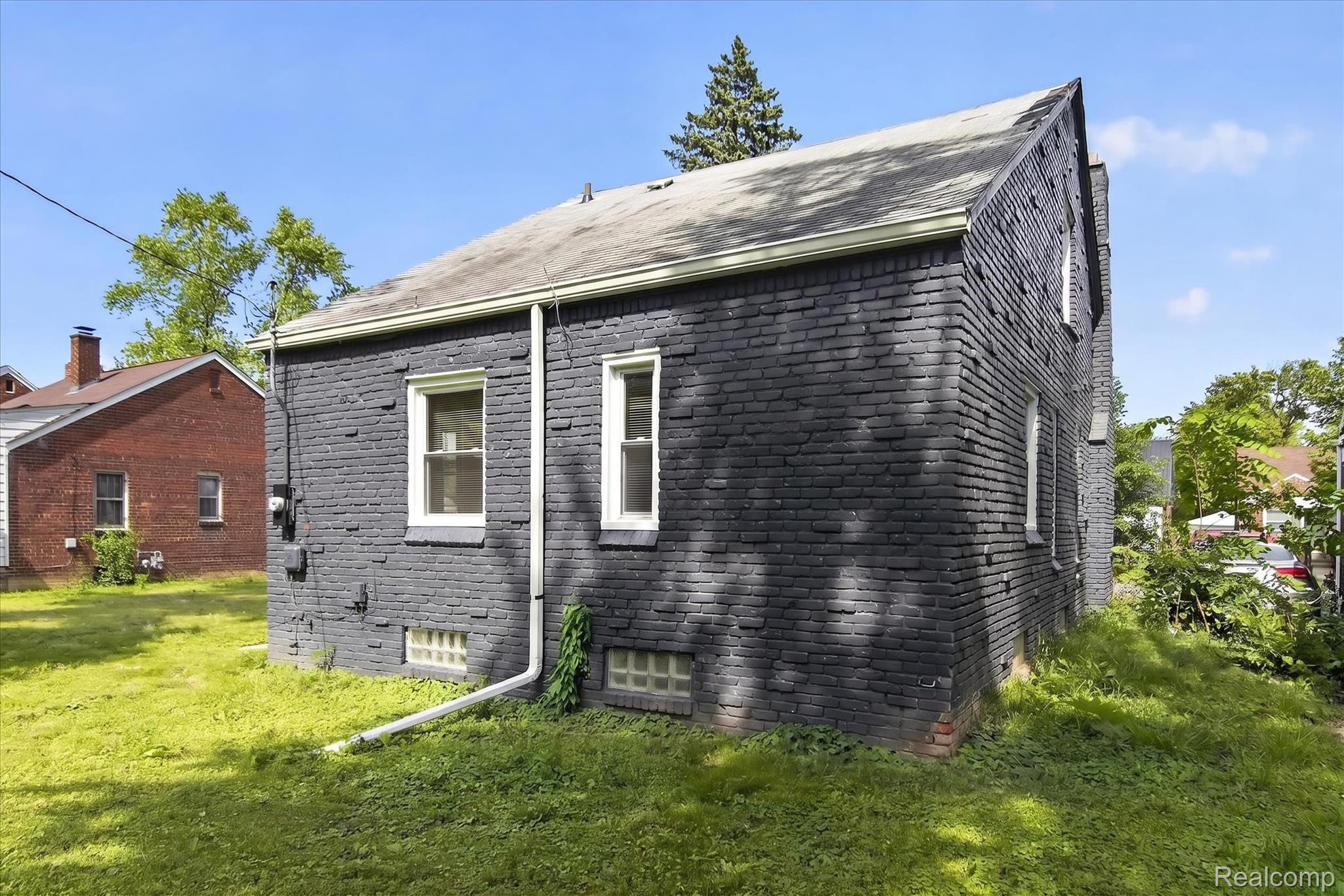 11641 Glastonbury Avenue Property Photo 35