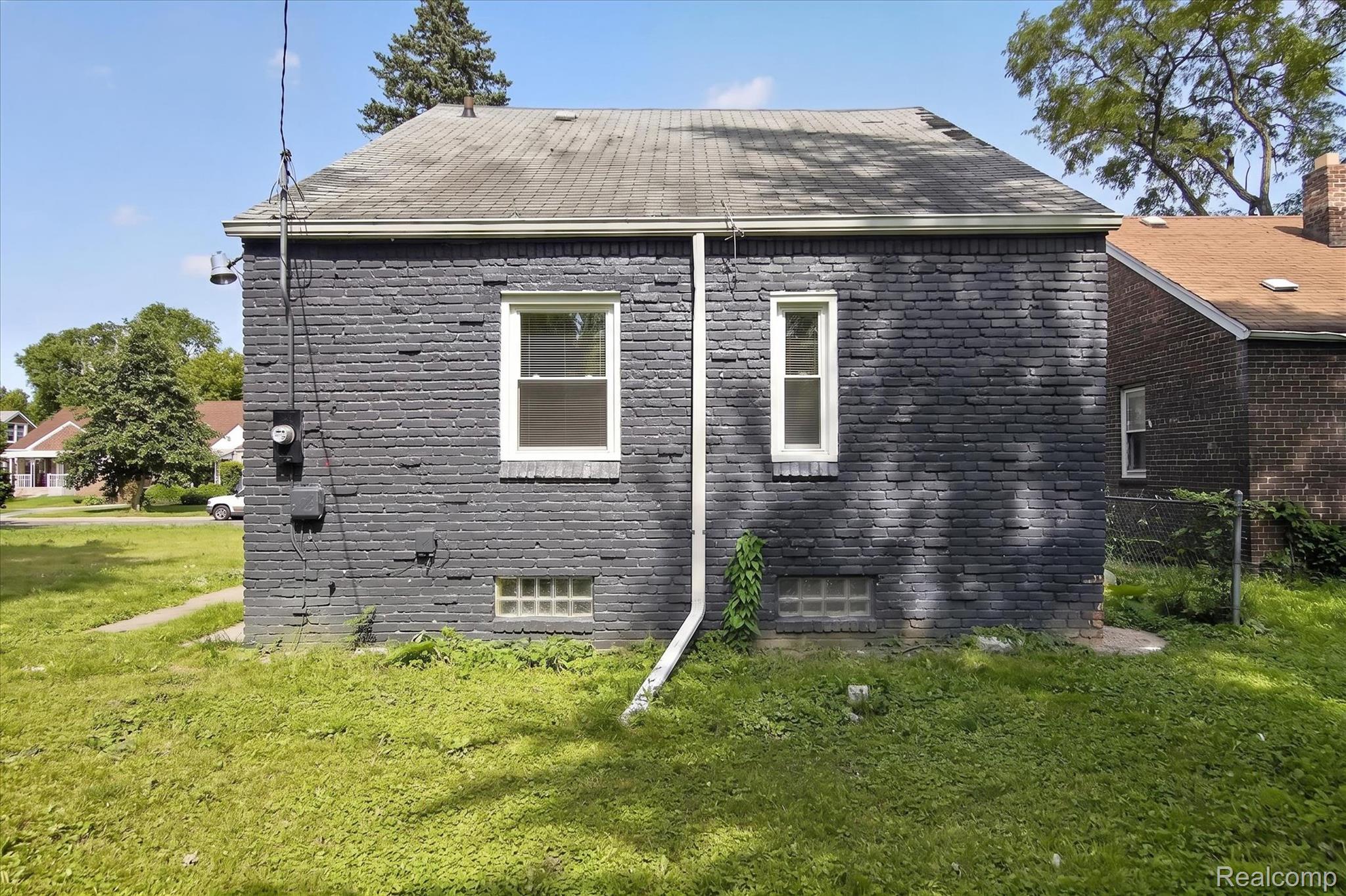 11641 Glastonbury Avenue Property Photo 36