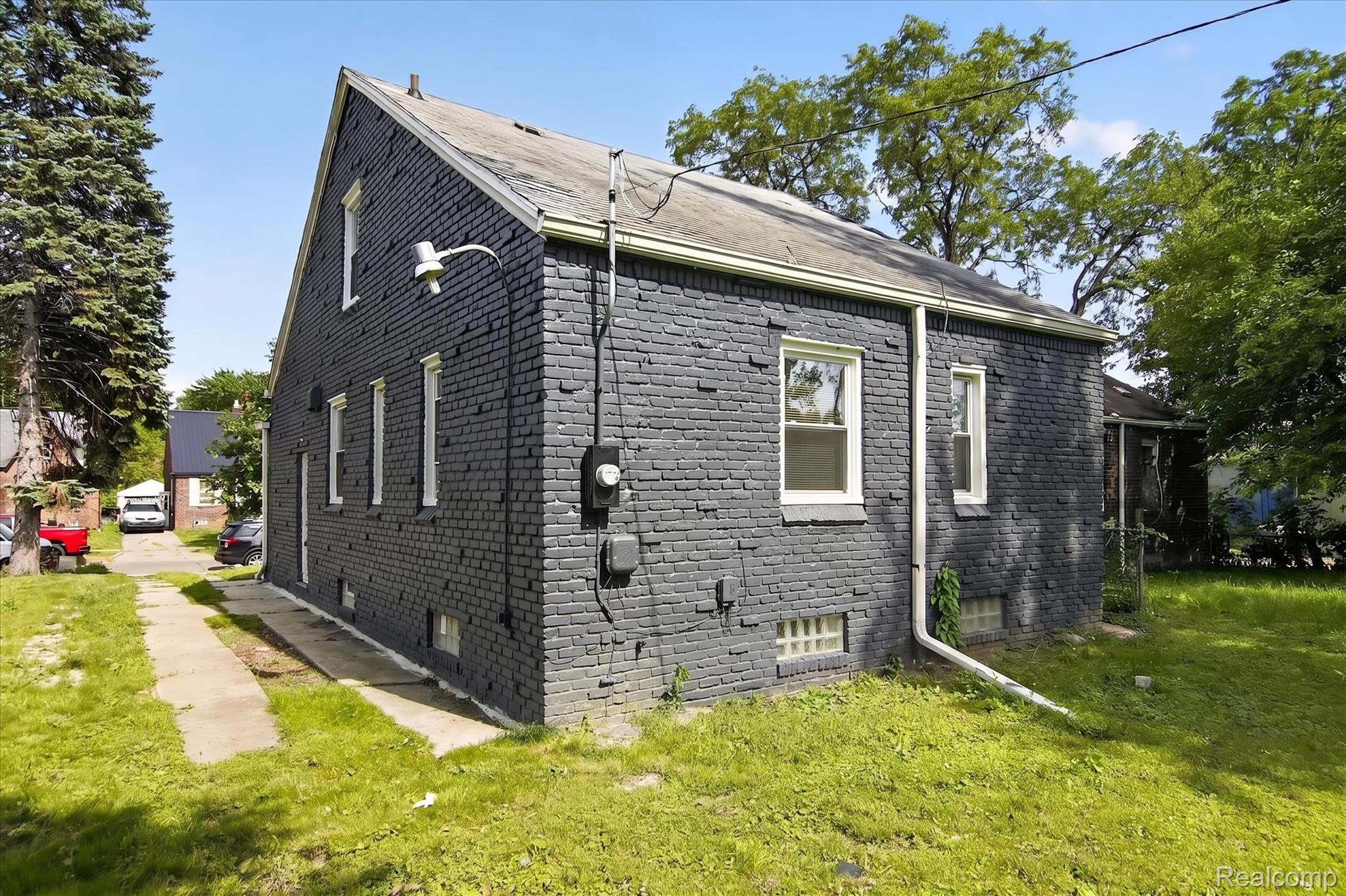 11641 Glastonbury Avenue Property Photo 37