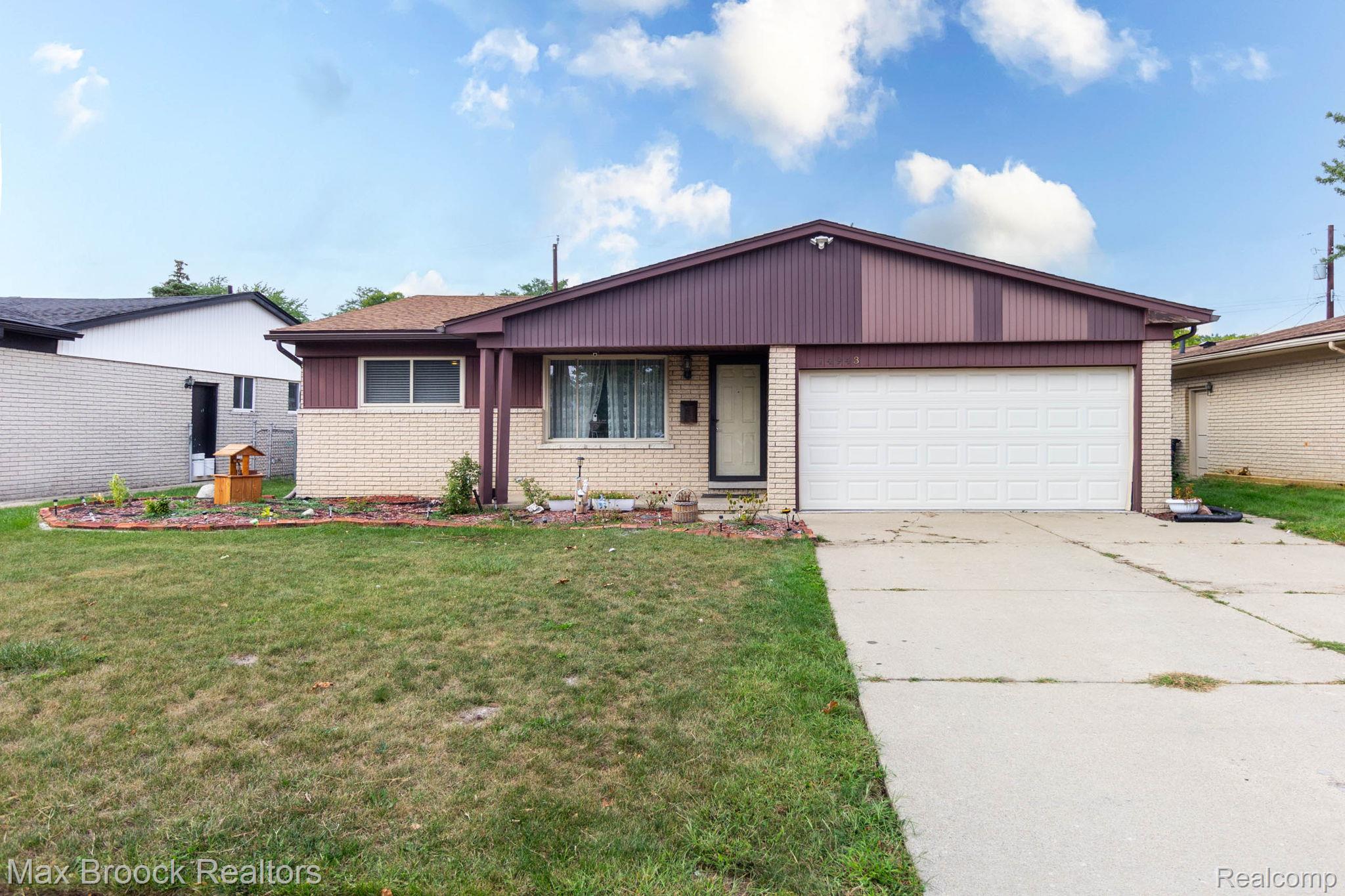 14943 Carmel Drive Property Photo 1