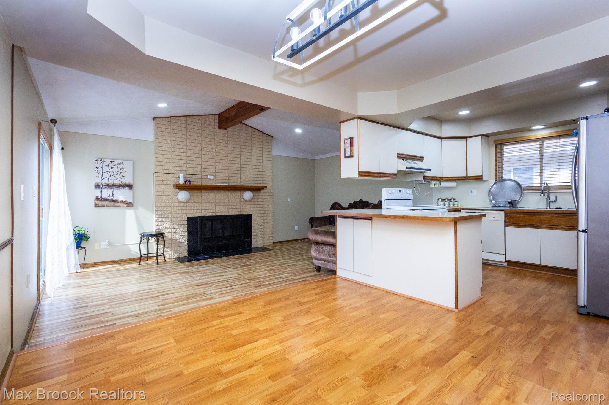 14943 Carmel Drive Property Photo 8
