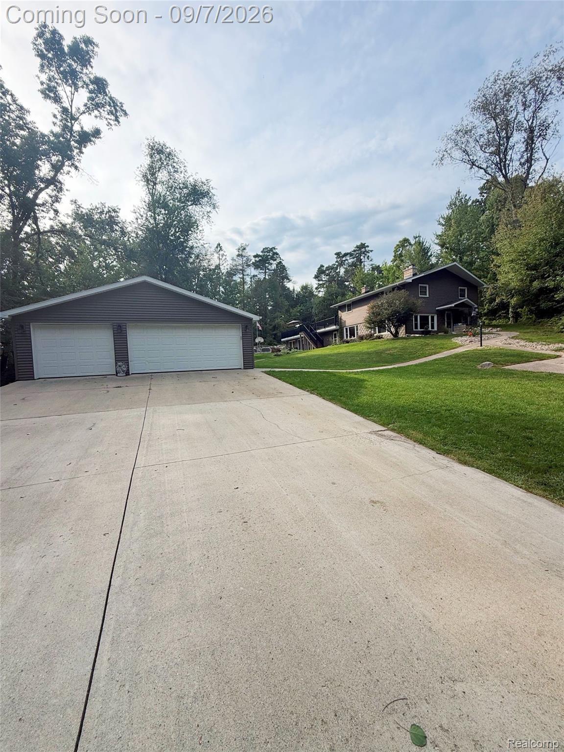 20313 White Pine Boulevard Property Photo 1
