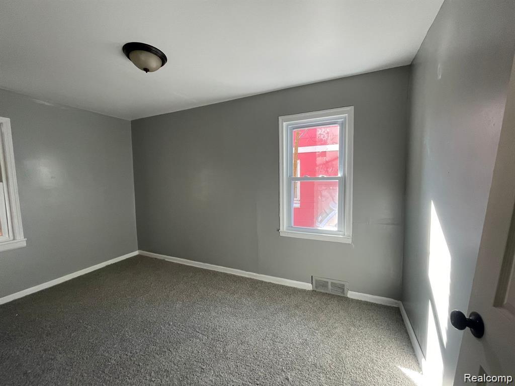 17924 Mackay Street Property Photo 8