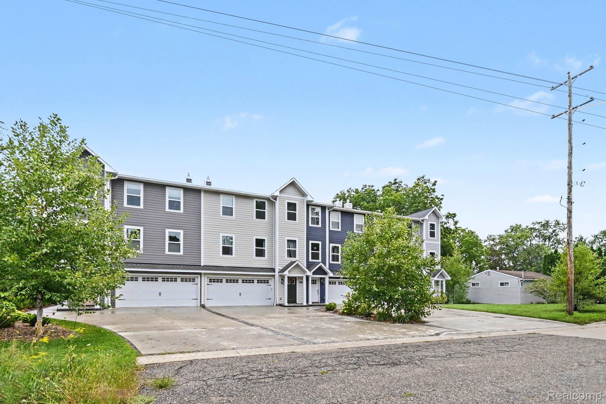 204 Oakwood Street Property Photo 4