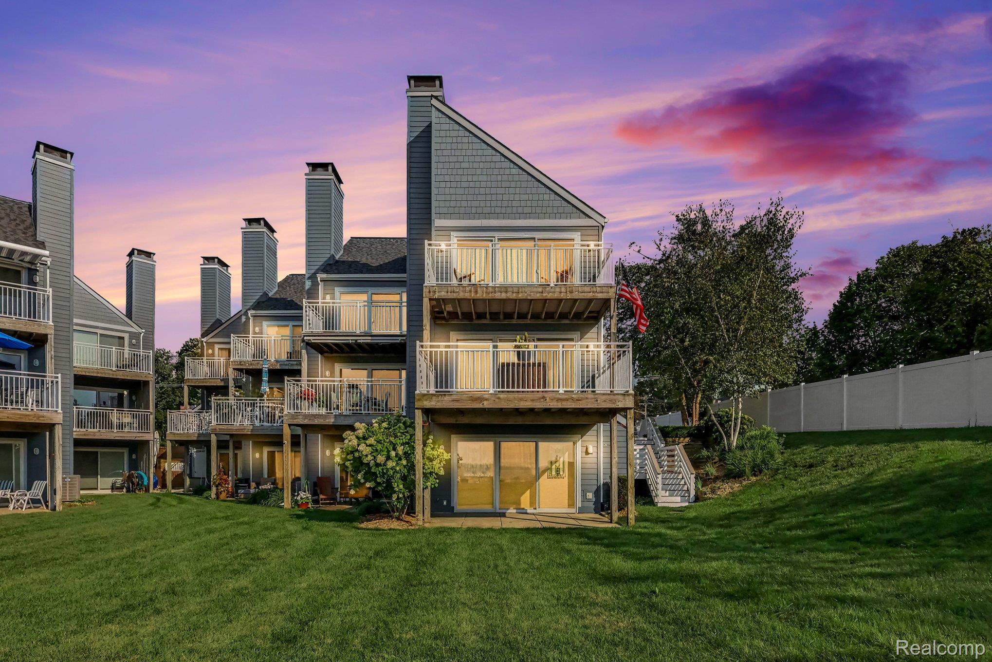 215 North Shore Drive 1