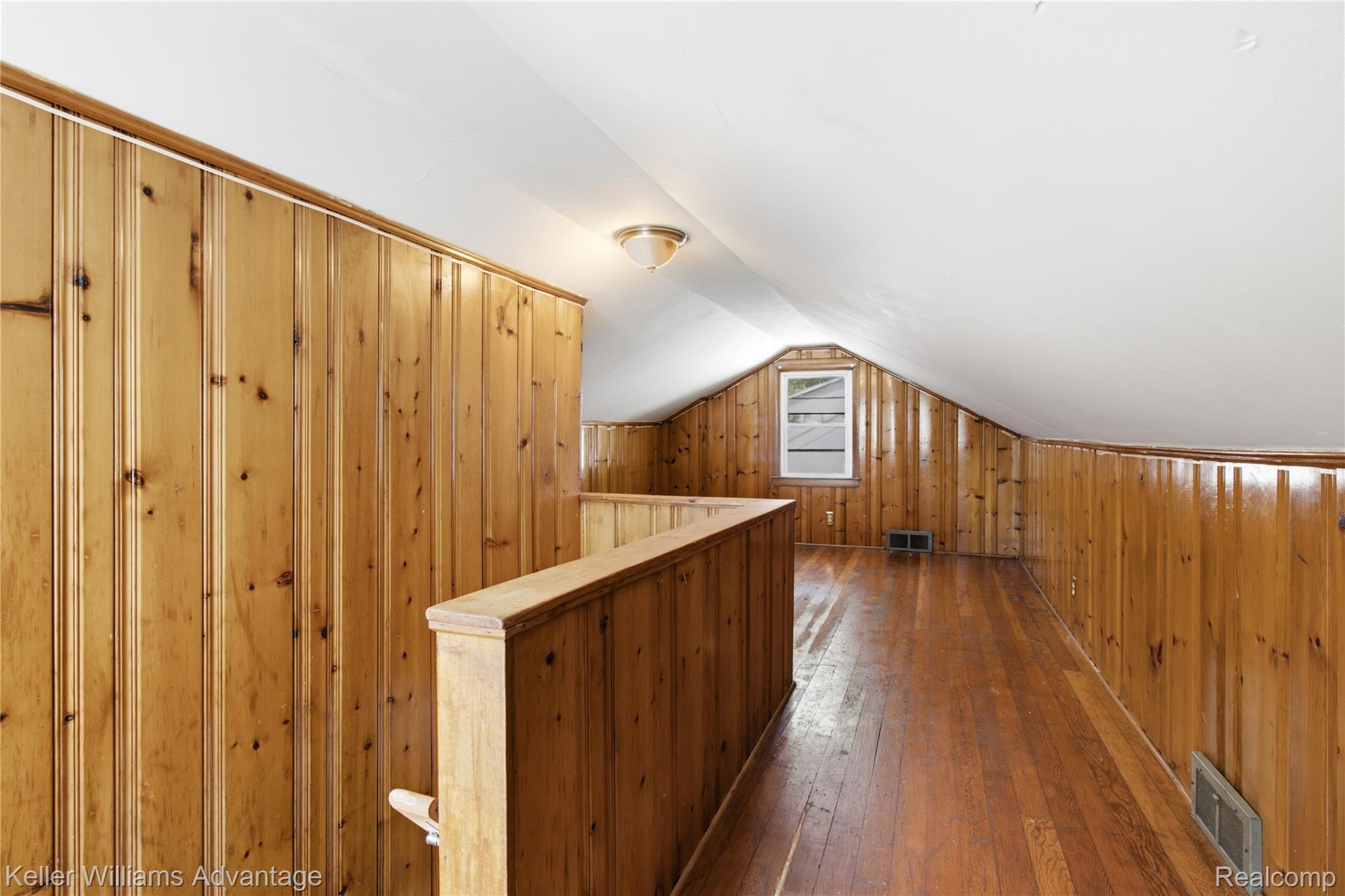 18948 Kenosha Street Property Photo 8