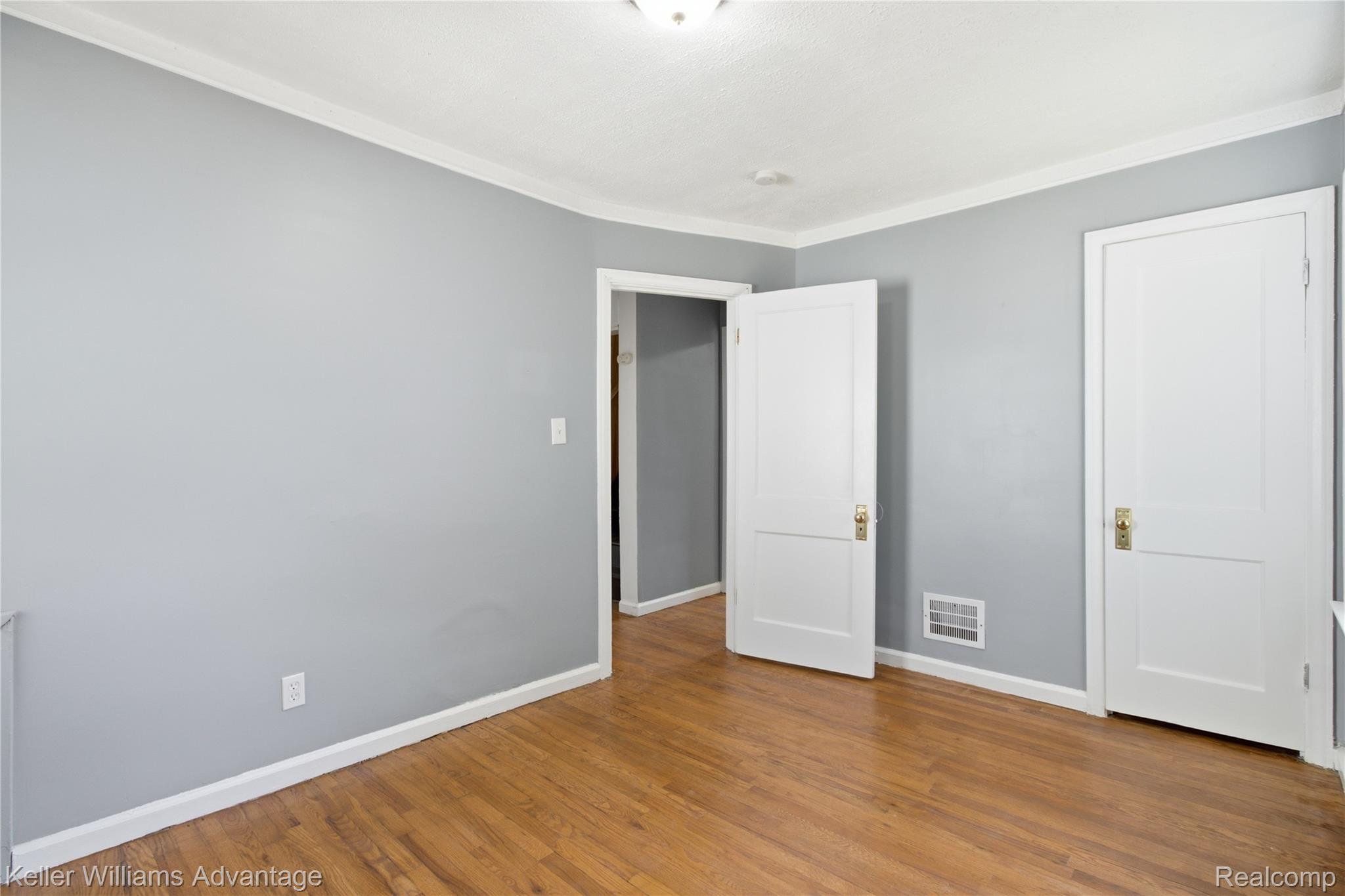 18948 Kenosha Street Property Photo 13