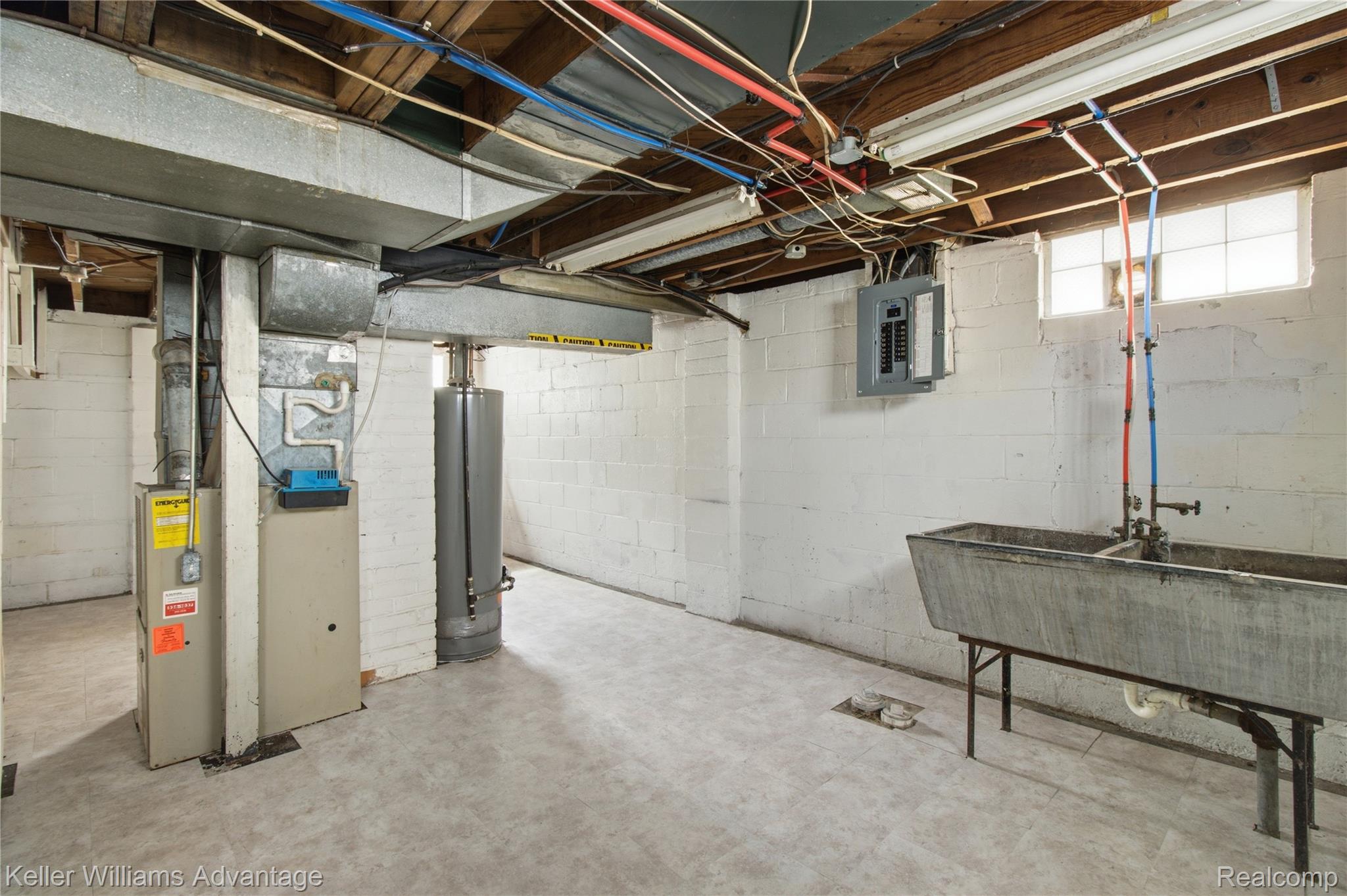 18948 Kenosha Street Property Photo 17