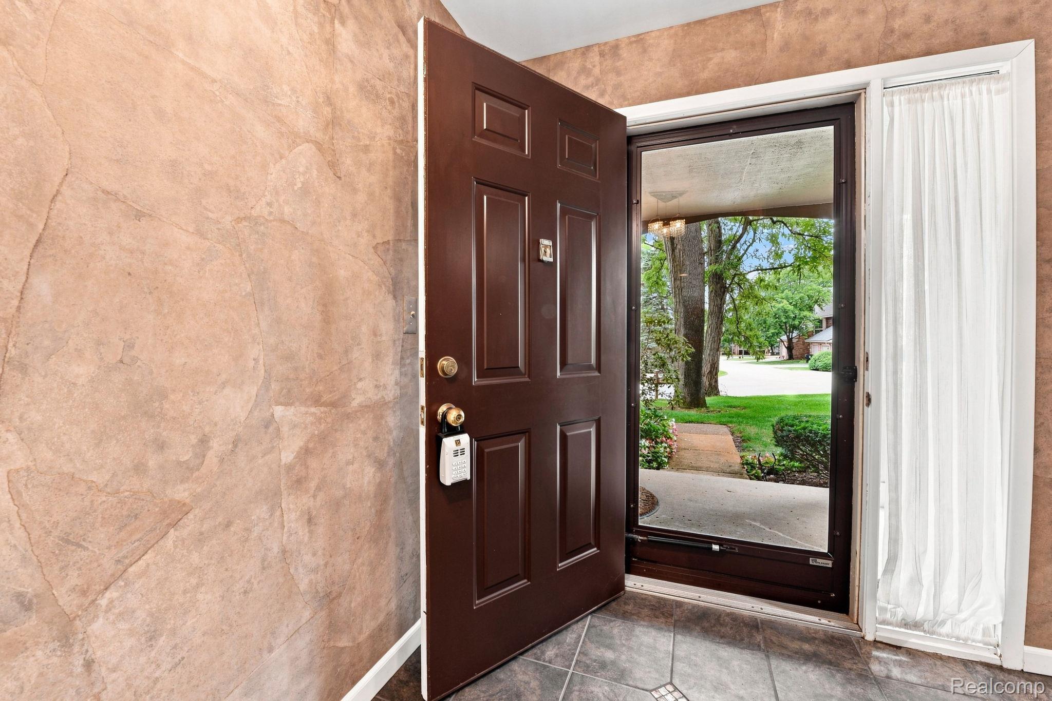29690 Pine Ridge Circle Property Photo 5