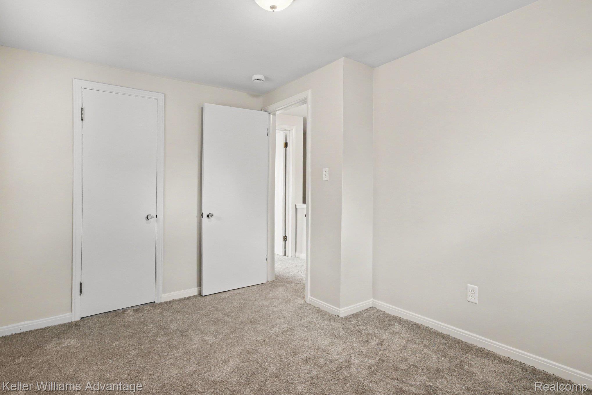 24434 W Chicago Property Photo 7
