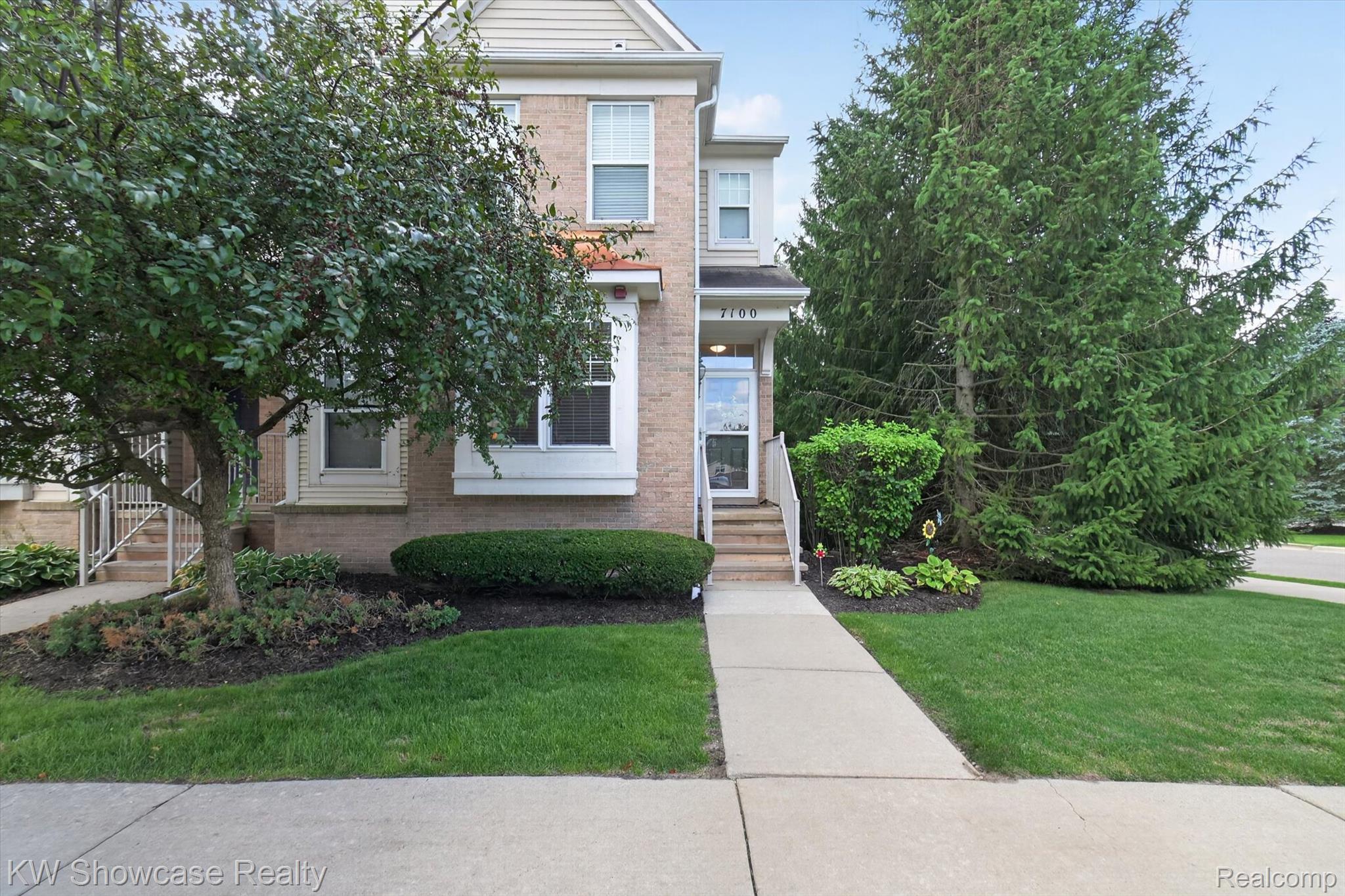 7100 Heron Hills Drive Property Photo 3