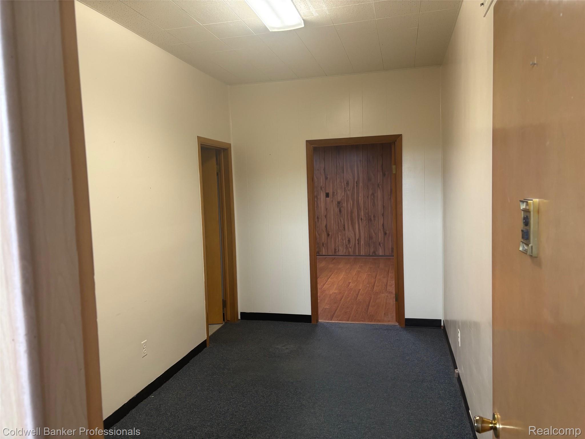 2427 Fort Street Property Photo 7