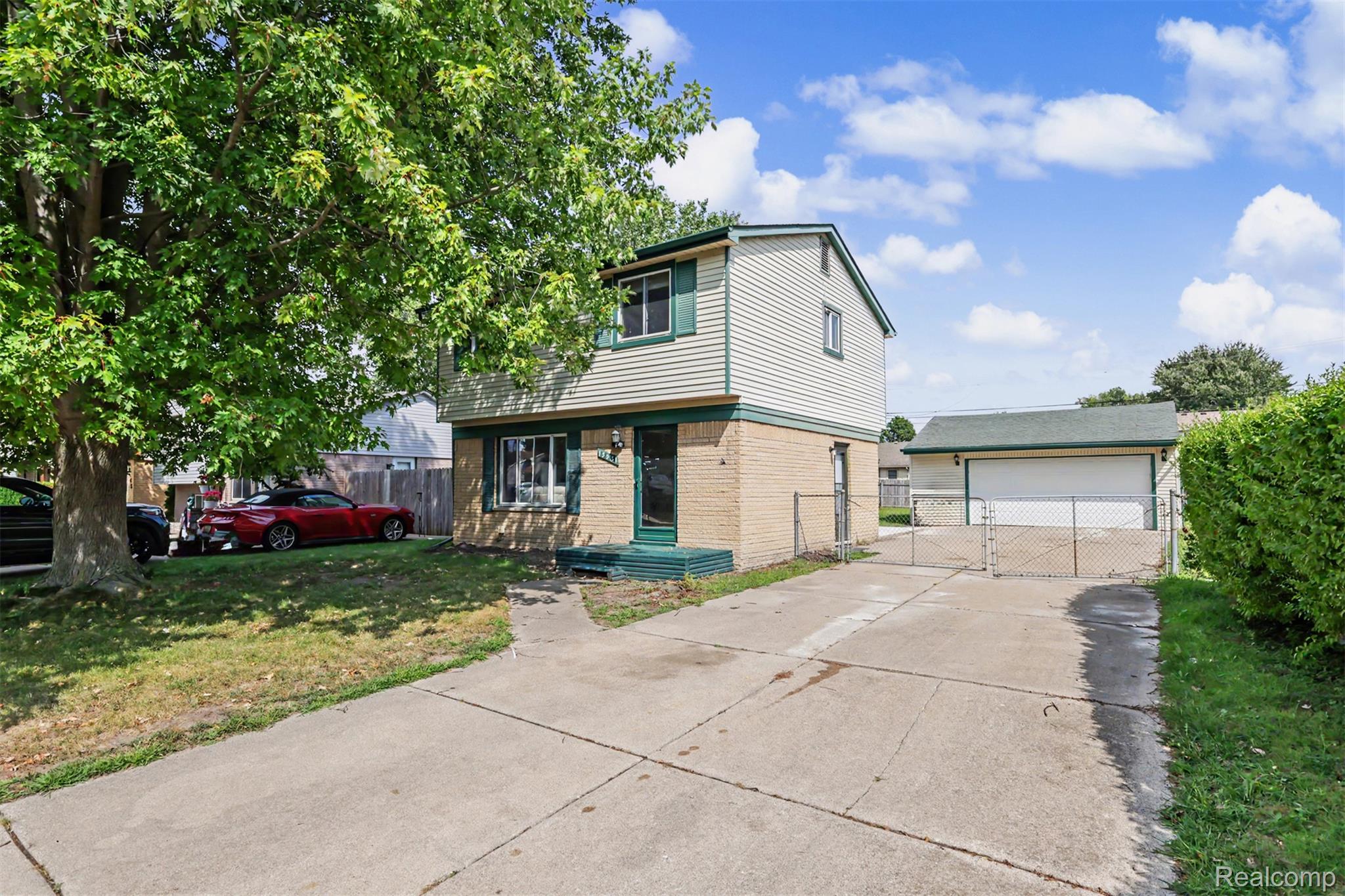 13531 Marvin Street Property Photo 1